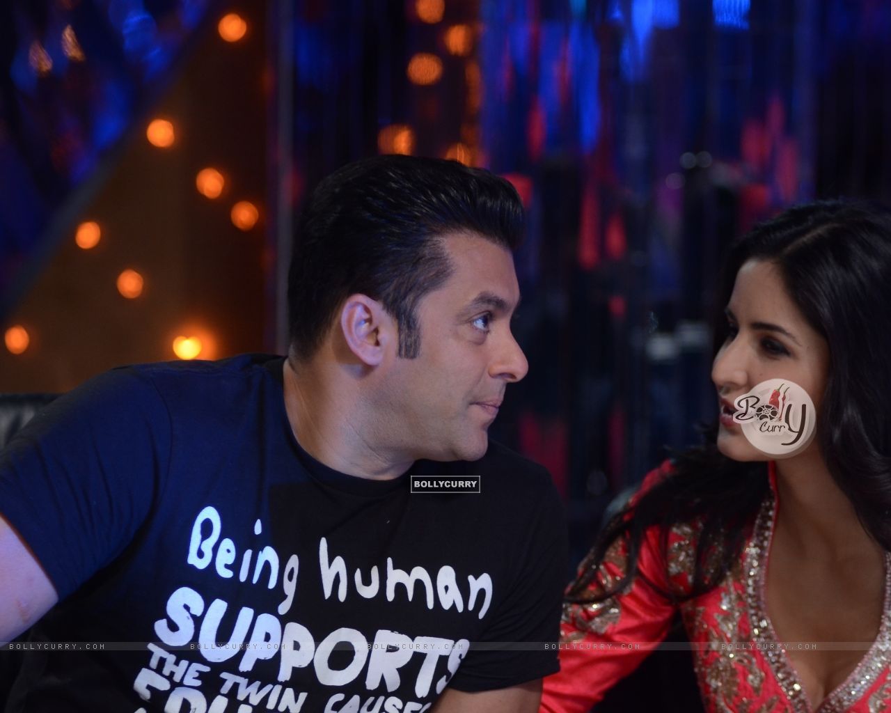 Wallpaper Khan & Katrina Kaif on the sets of Jhalak Dikhhla Jaa to promote their film 'Ek Tha Tiger' size:1280x1024