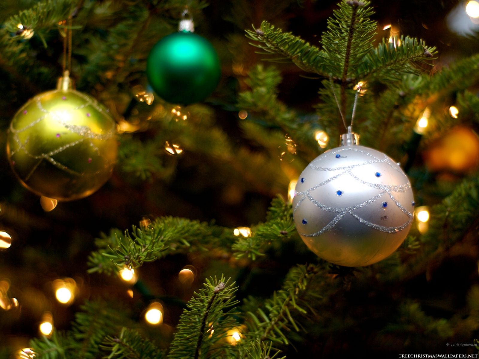 Christmas Tree Ornaments Wallpaper Tree Photo Free Download Wallpaper & Background Download