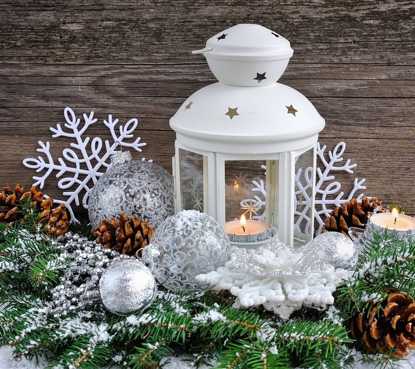 Download christmas Wallpaper by bluecoral74 now. Browse millions of. Christmas wallpaper, Christmas tree decorations, Christmas decorations