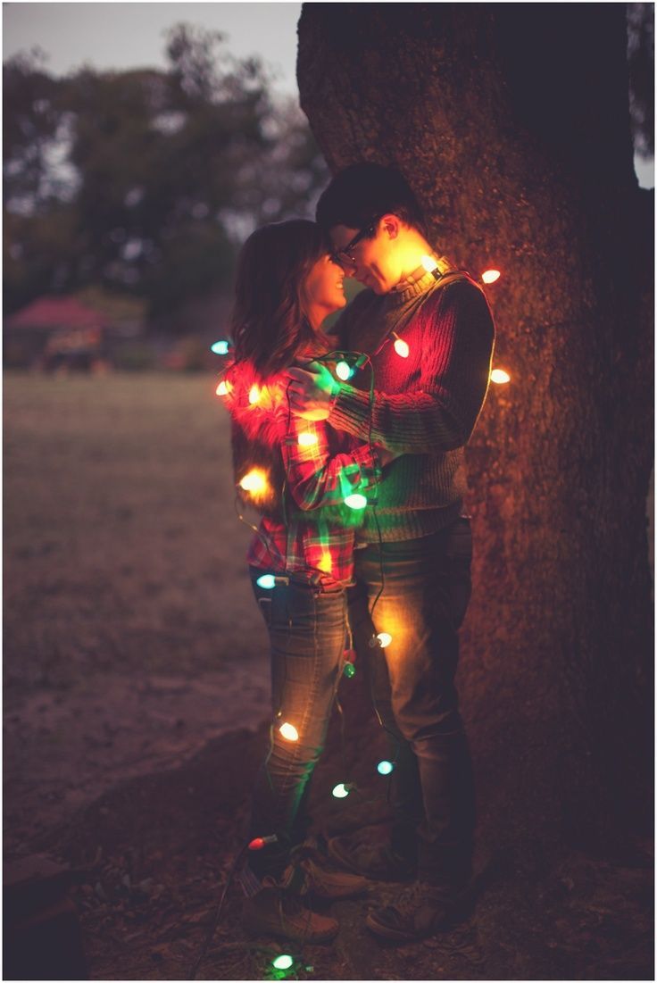 Can this happen please! 51 Romantic Couples Christmas Photo Ideas, Love Christmas Couple Photography Poses. Christmas picture, Photo, Christmas couple
