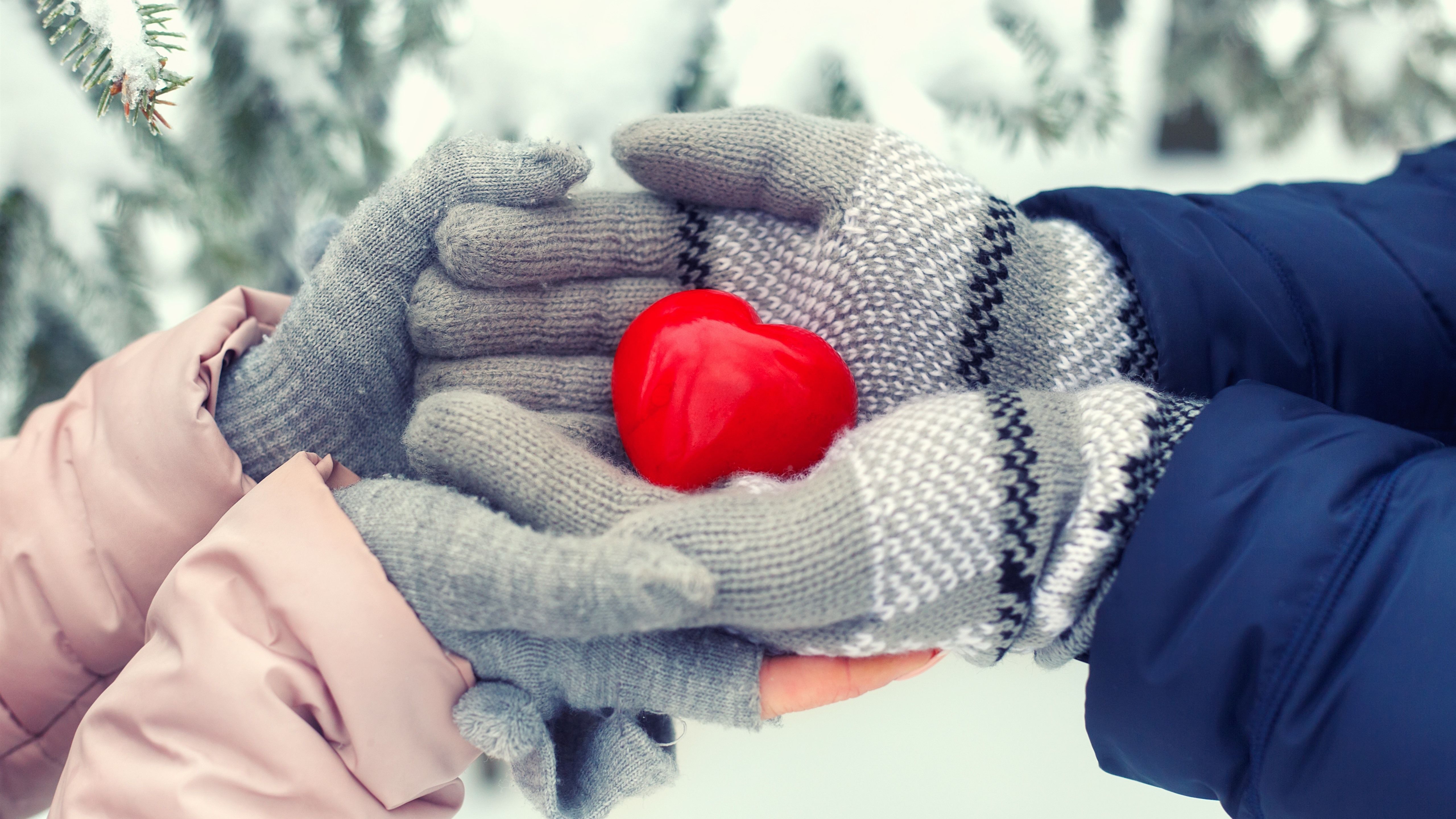 Wallpaper Red love heart, hands, winter 5120x2880 UHD 5K Picture, Image