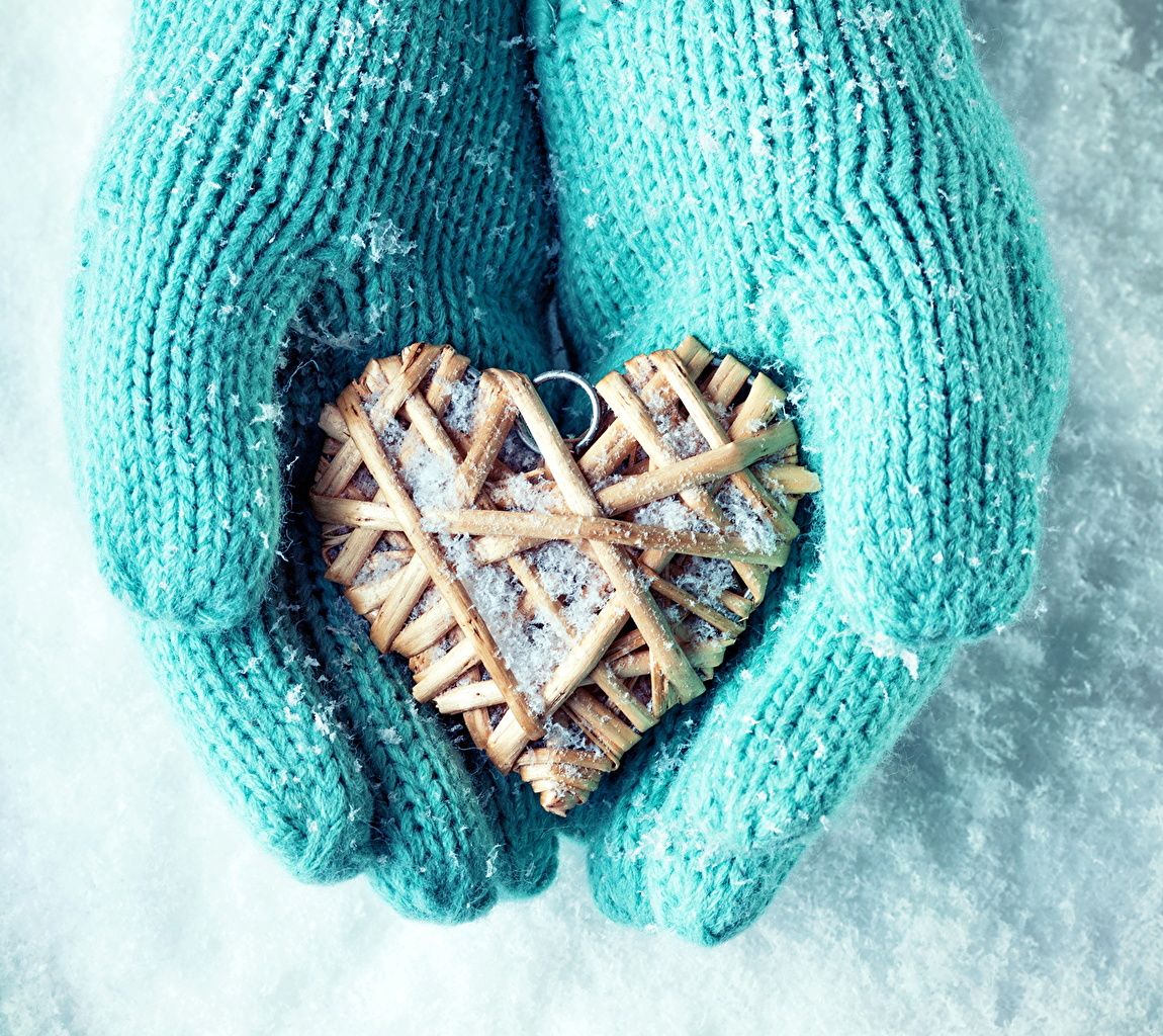 Desktop Wallpaper Heart Glove Winter Snow Hands