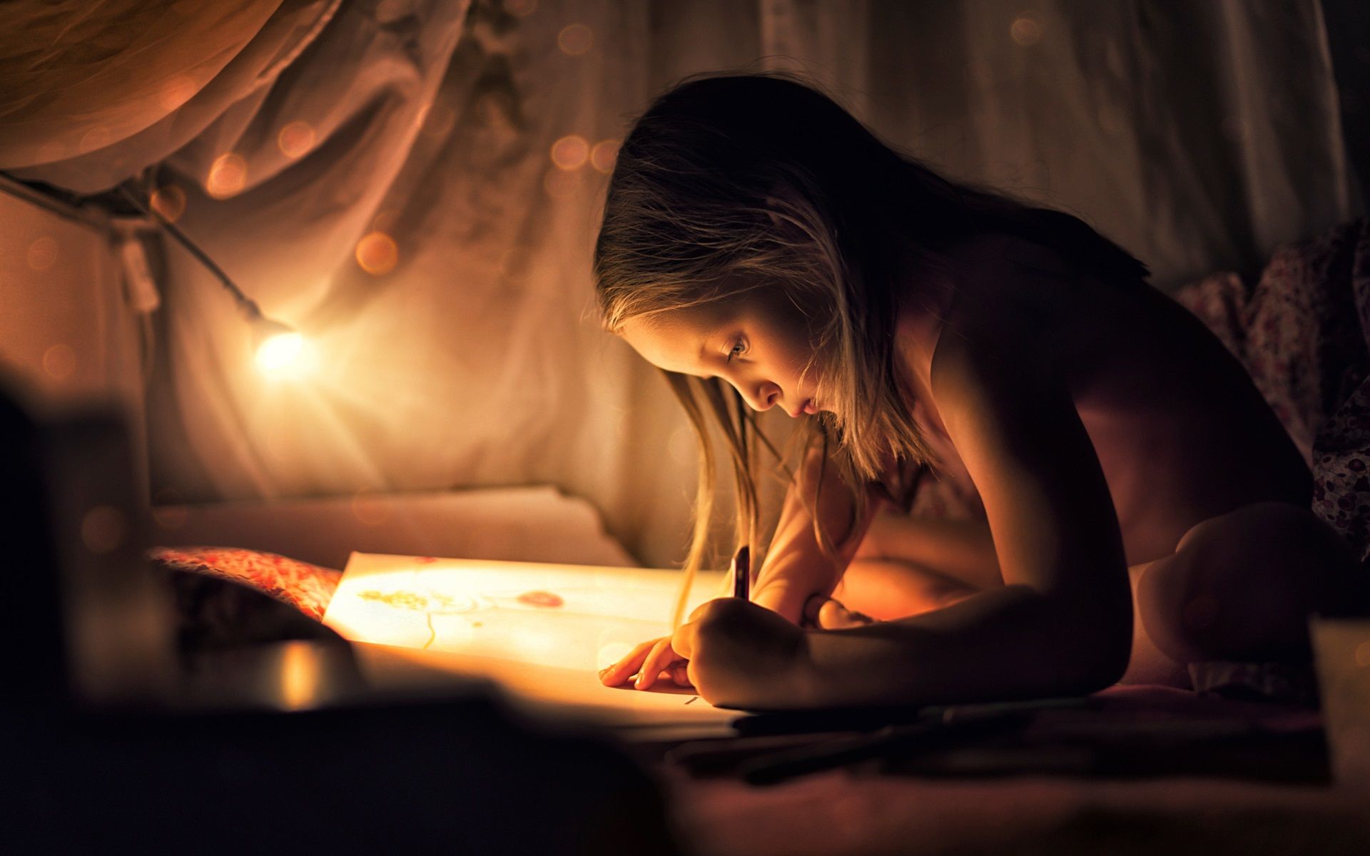 Wallpaper Cute little girl, drawing on paper, night, lights 1920x1200 HD Picture, Image