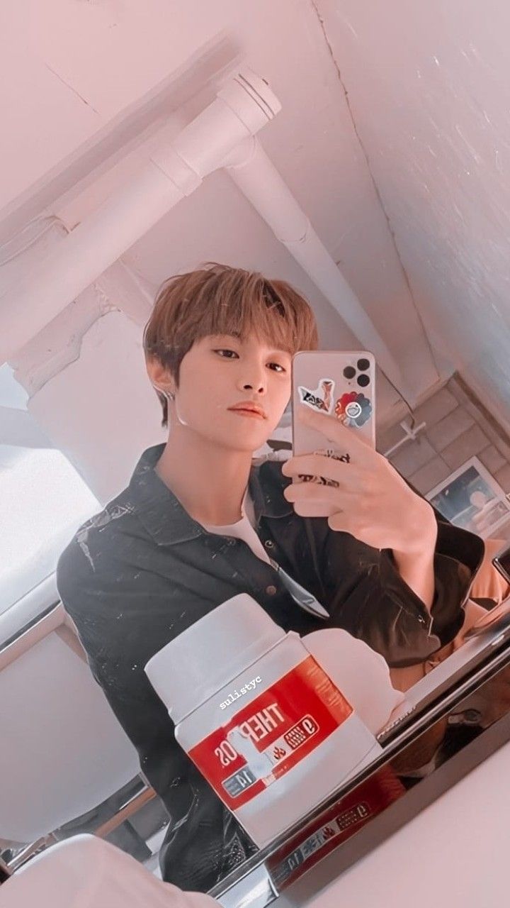 yangyang wayv aesthetic wallpaper♡ di 2020. Nct, Selebritas, Fotografi pasangan