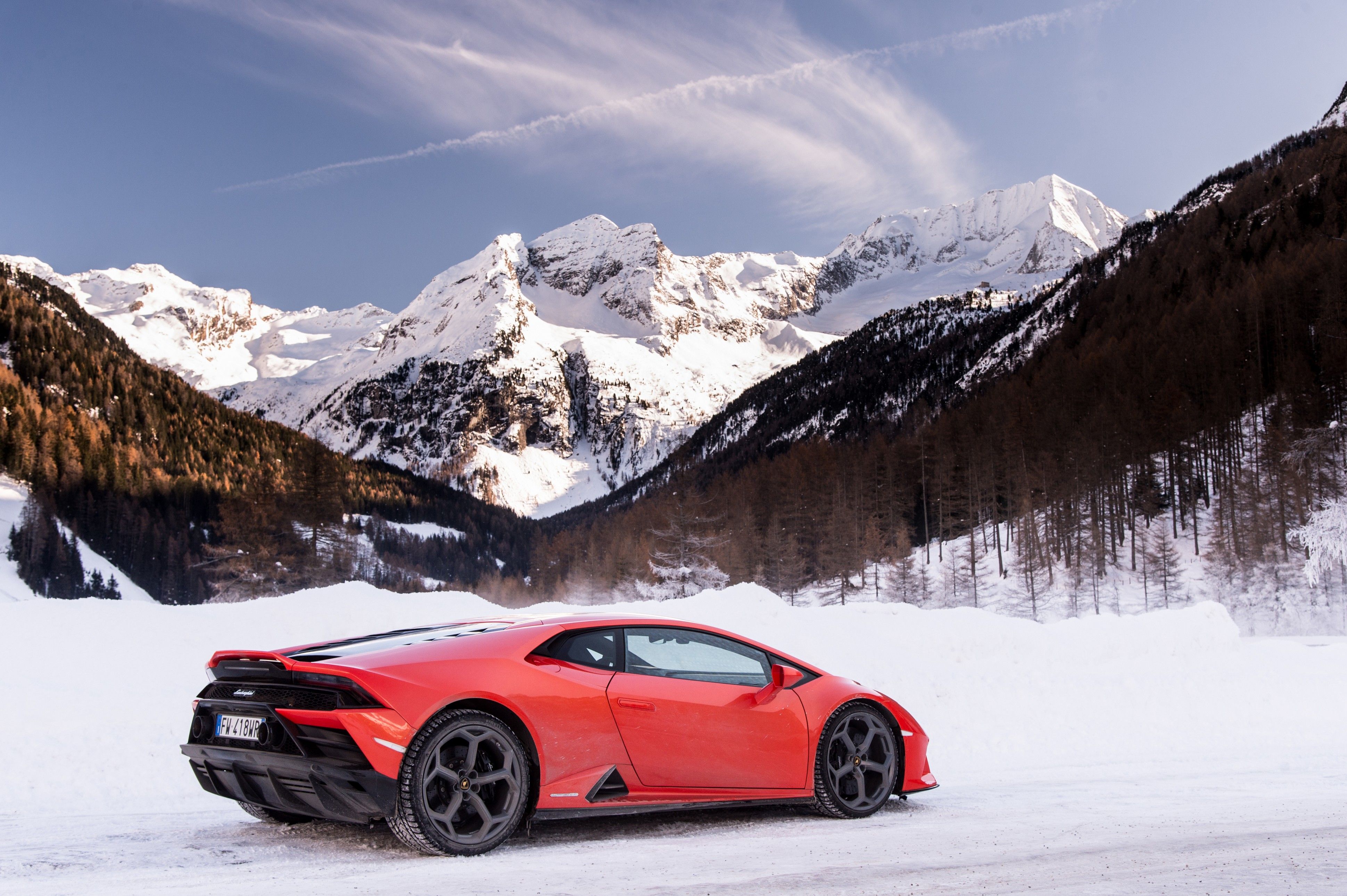 Amazing Wallpaper: The Lamborghini Urus, Aventador SVJ, and Huracan EVO Celebrate Christmas the Right Way