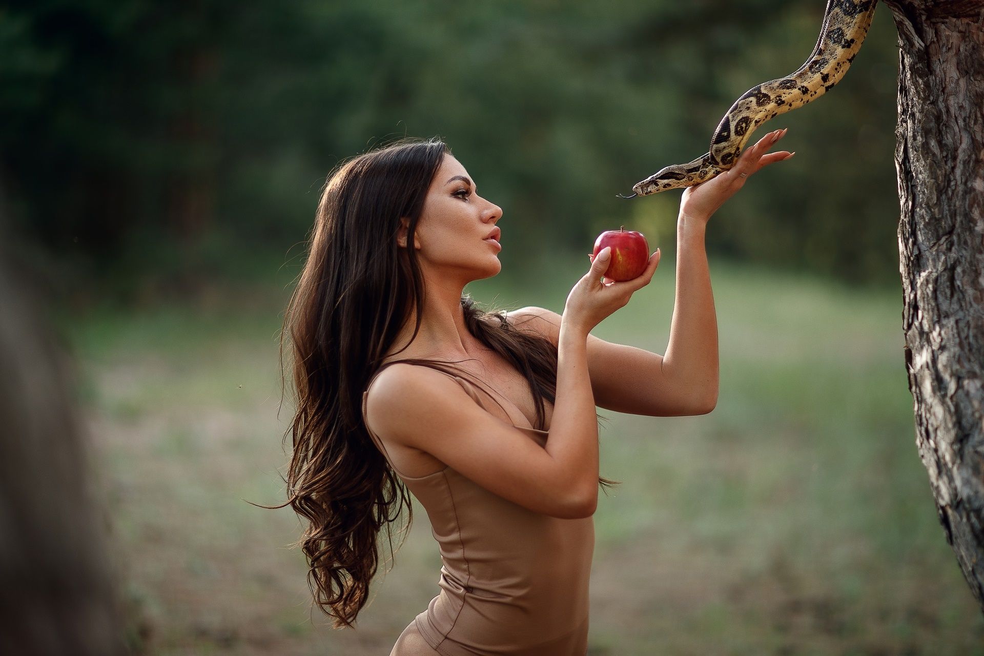 Women Dark Hair Snake Animals Long Hair Women Outdoors Apples Wallpaper:1920x1280