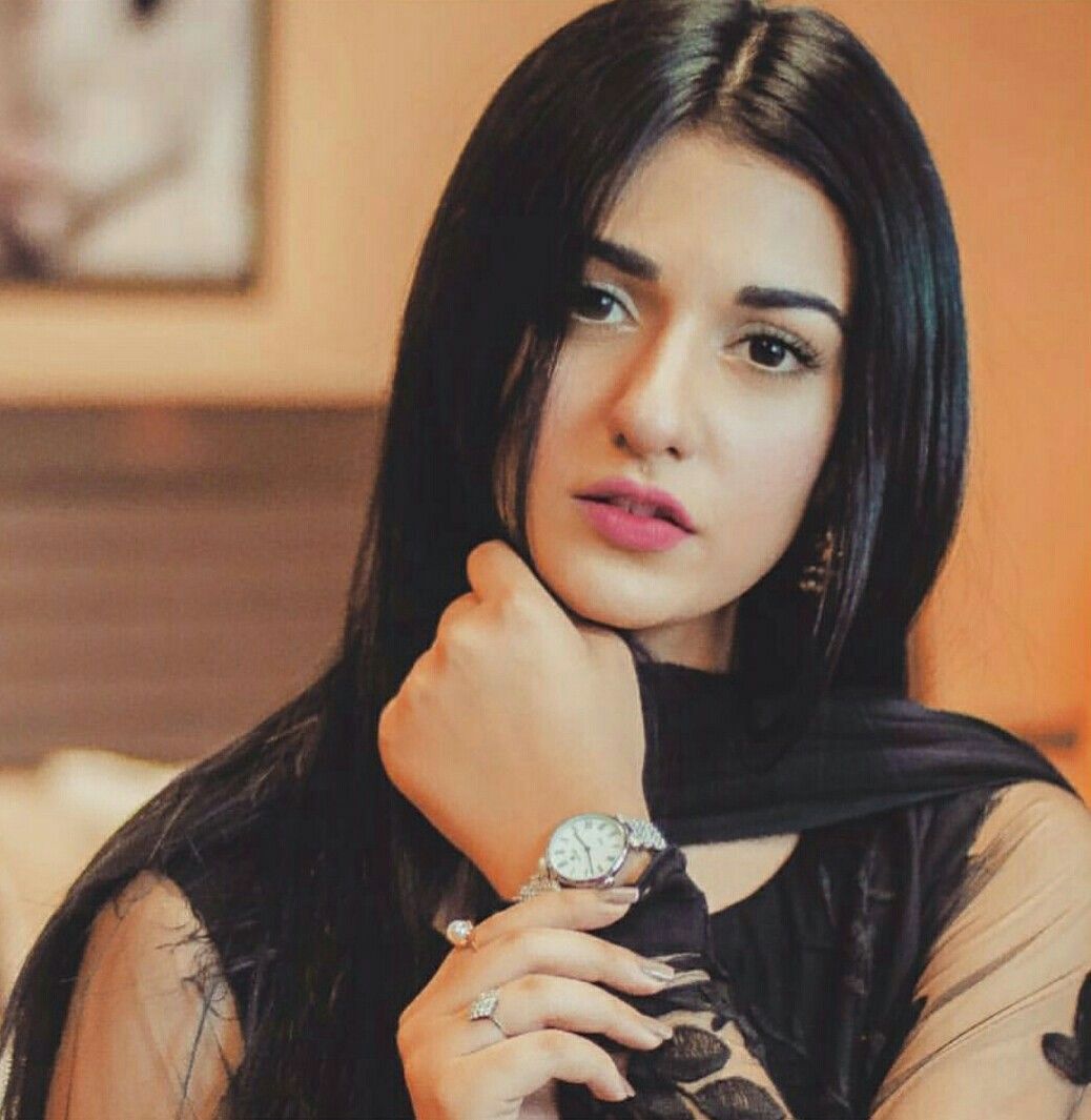 Sarah Khan Wallpaper