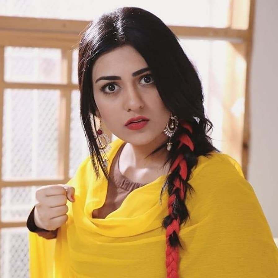 Sarah Khan Wallpaper