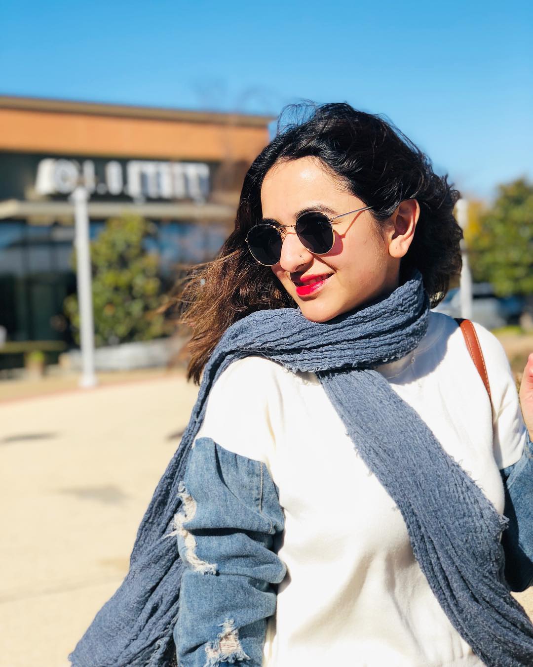 Yumna Zaidi Biography, Dramas, Height, Age, Family, Net Worth