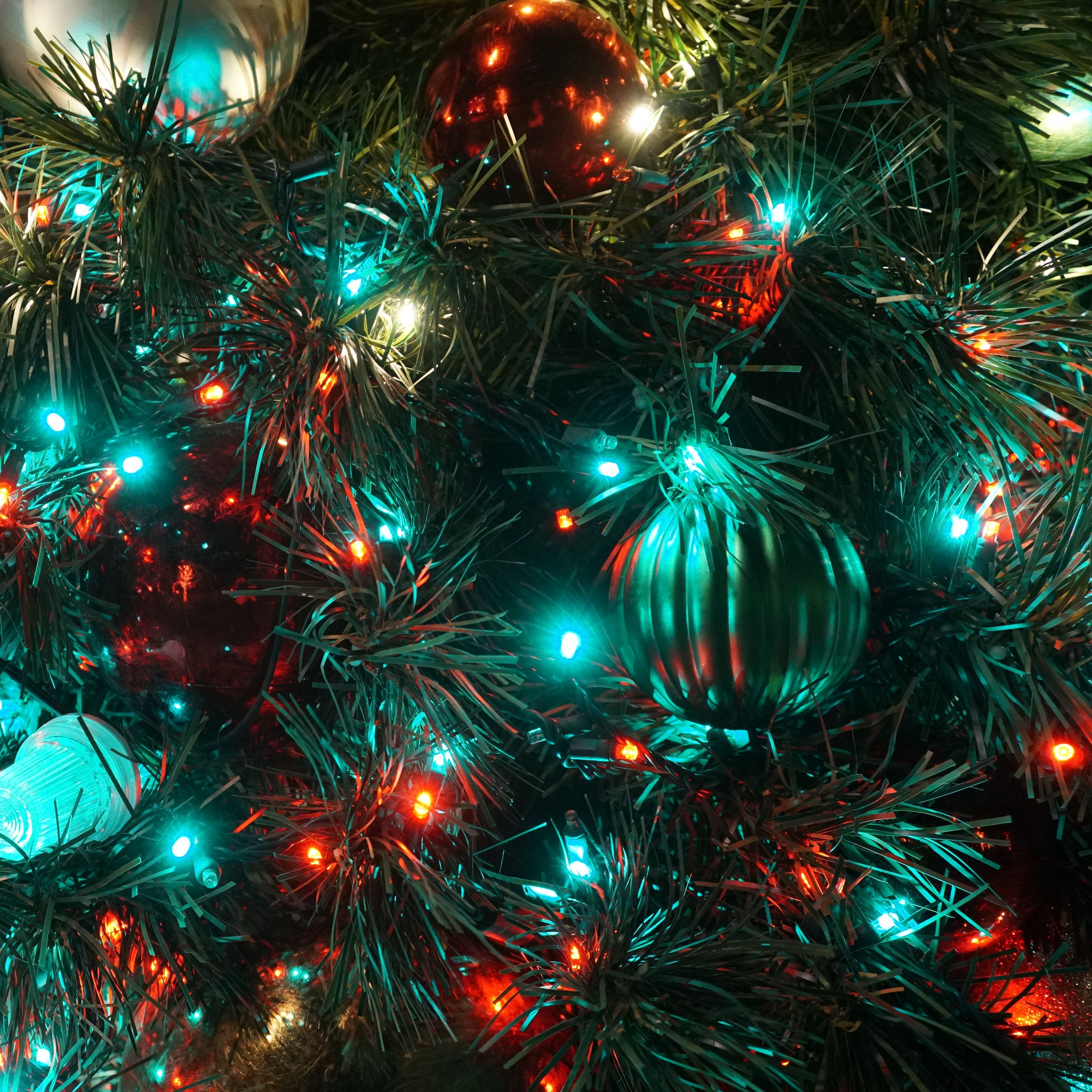 Download wallpaper 3415x3415 christmas toys, garland, light, christmas tree, new year, christmas ipad pro 12.9 retina for parallax HD background