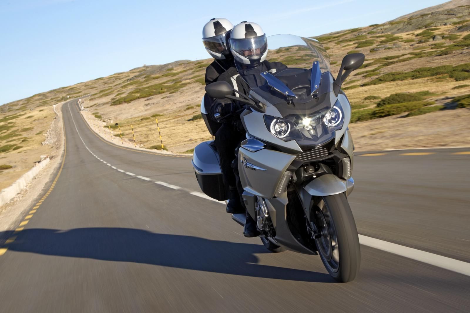 Breaking Image: BMW K1600GT & BMW K1600GTL World Premiere