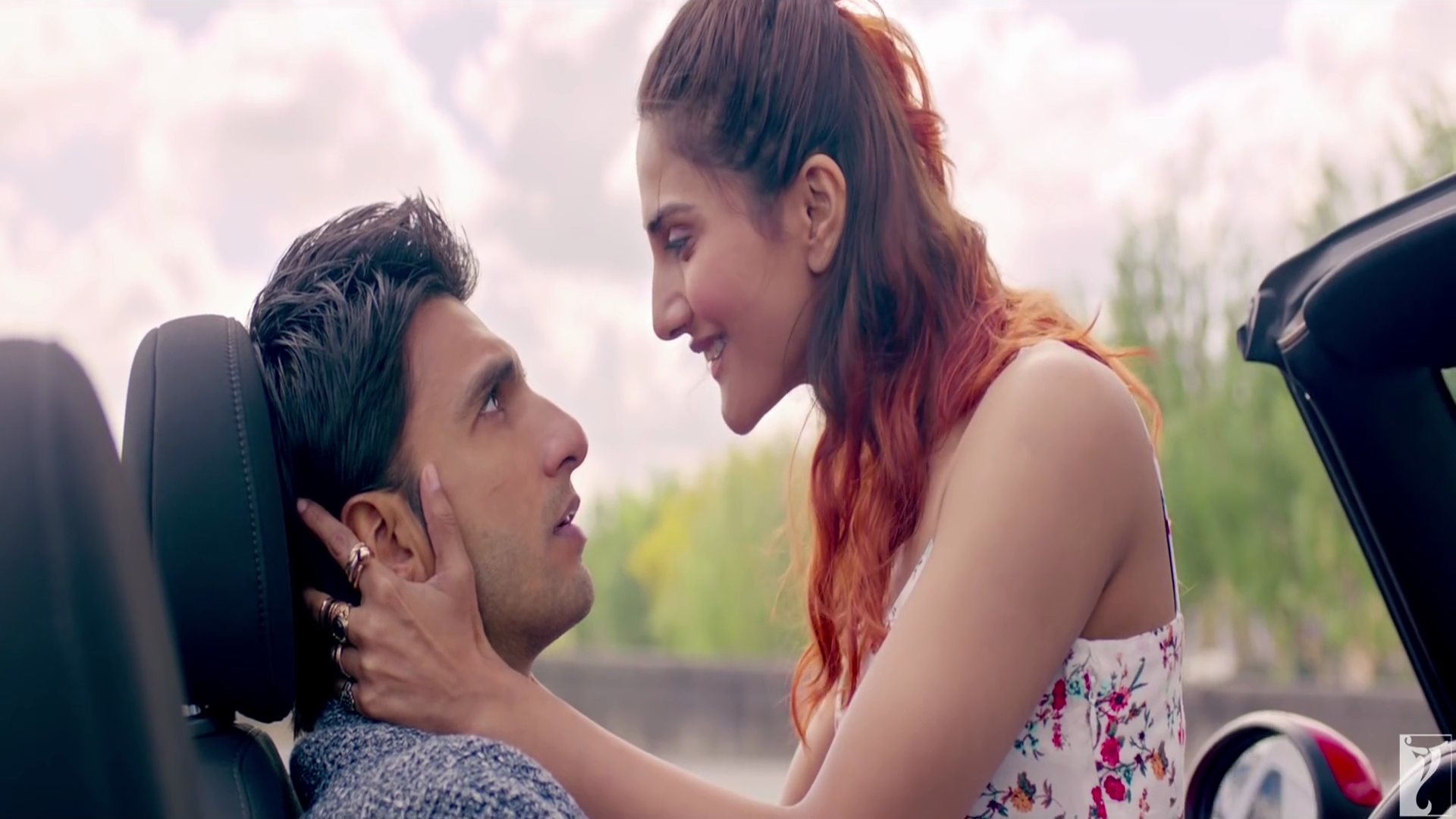 Ranveer Singh and Vaani Kapoor in Befikre Film HD Photo