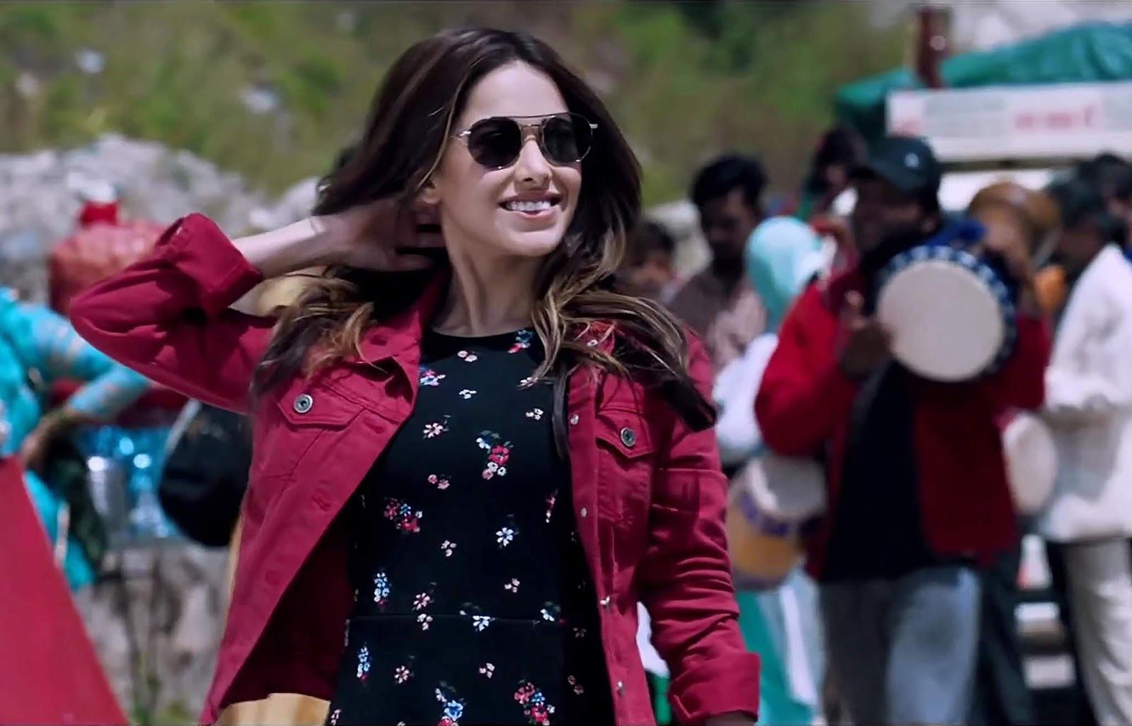 Checkout 'Ishq Tera' Song Ft. Guru Randhawa & Nushrat Bharucha 4k Screenshot HD Photo