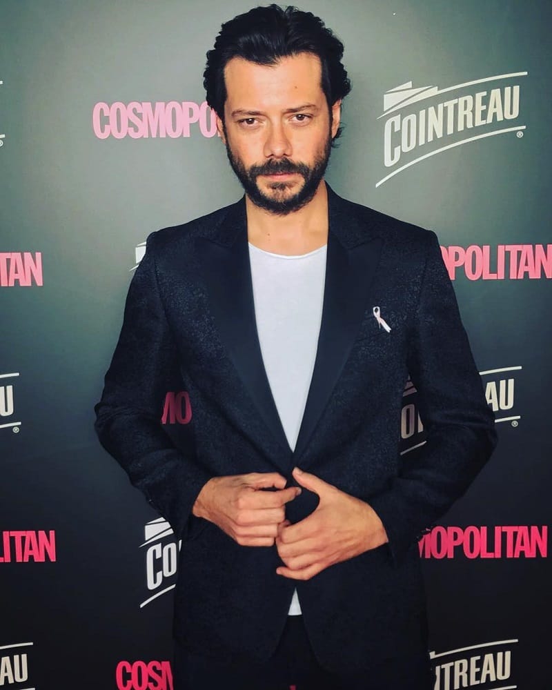 Photo Of Álvaro Morte AKA The Professor From 'Money Heist' That Will Steal Your Heart