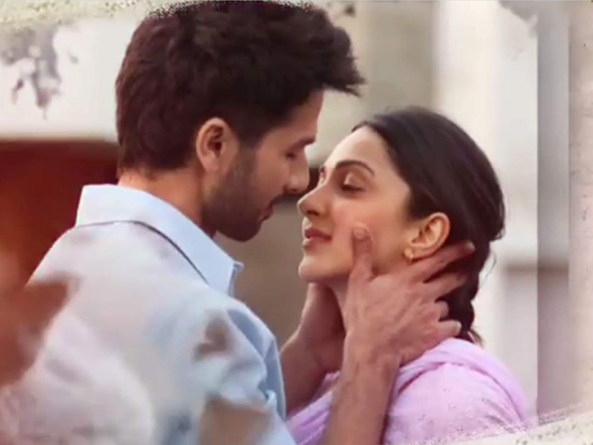 Kabir Singh' song 'Mere Sohneya': Shahid Kapoor and Kiara Advani's love ballad is sure to hypnotise you. Hindi Movie News of India