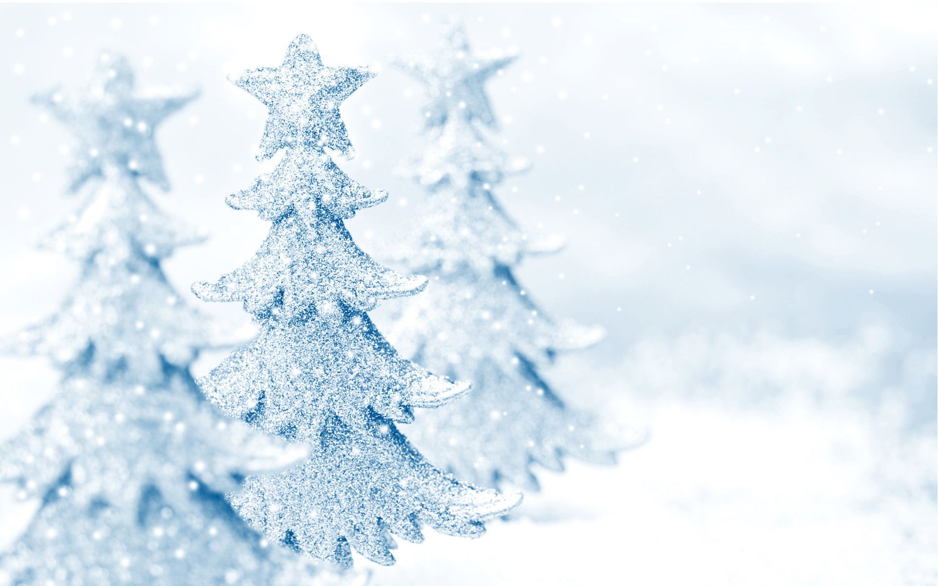 Windows 10 Snowy Christmas Tree Wallpaper