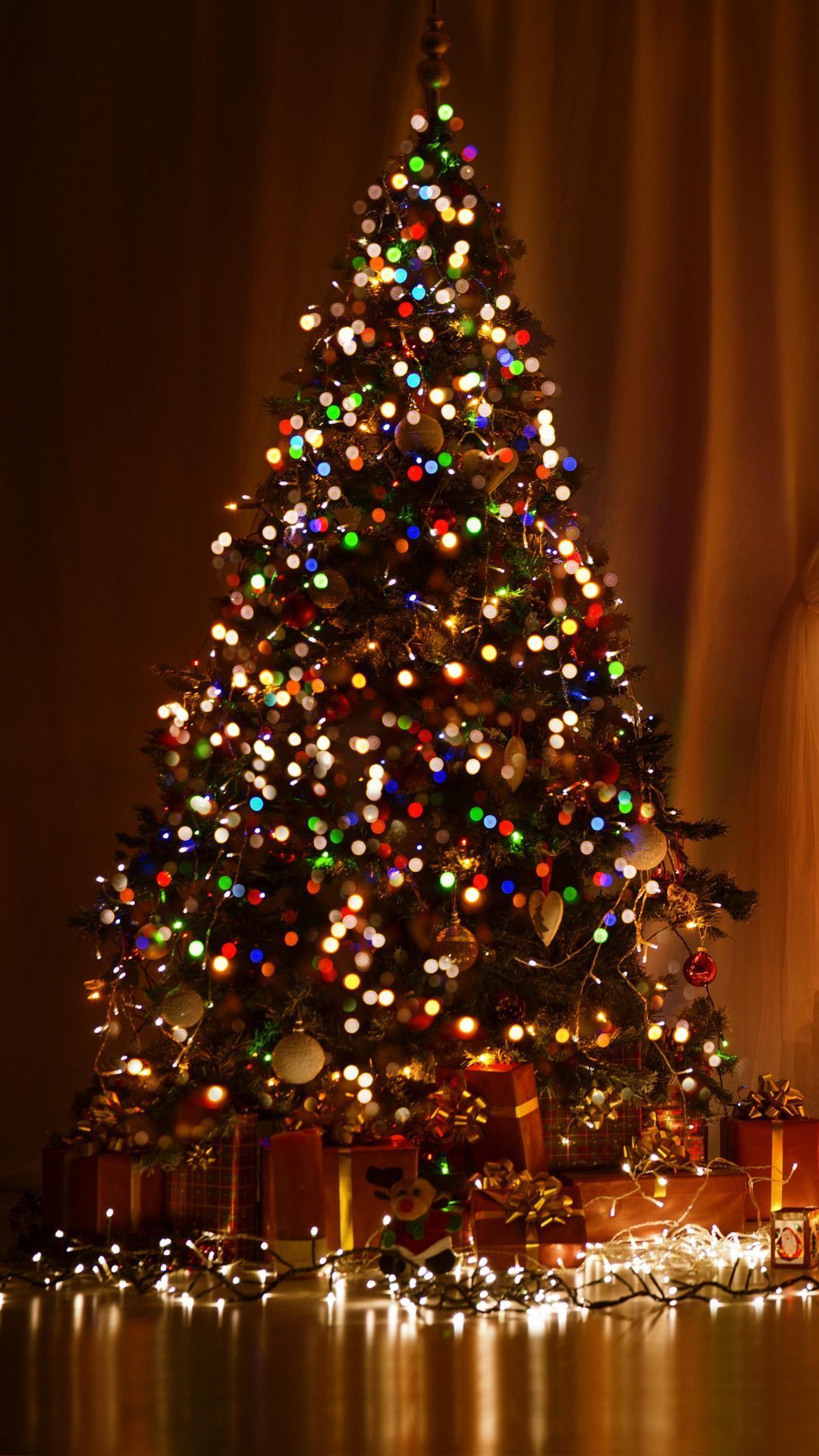 Wallpaper tree, christmas tree, christmas, new years day, tradition# christmas #da. Christmas tree wallpaper, Christmas tree wallpaper iphone, Christmas wallpaper