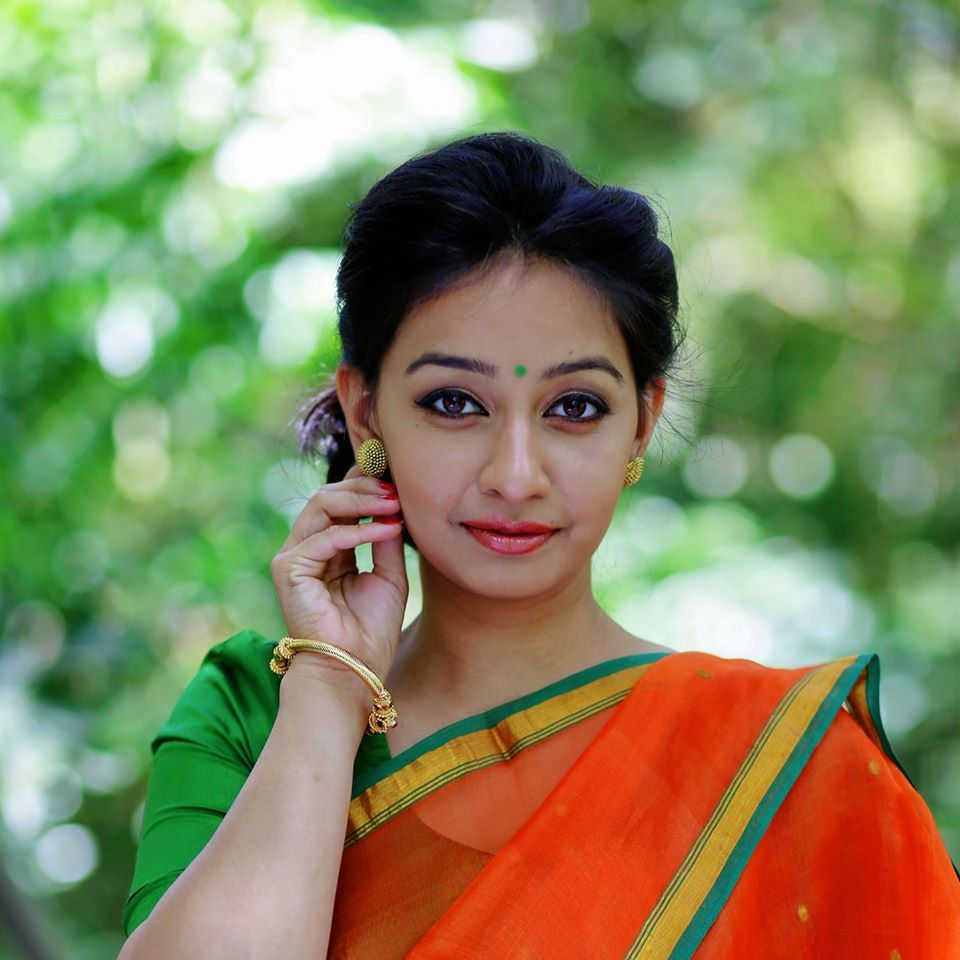 Download New Marathi Actress Wallpaper Gallery