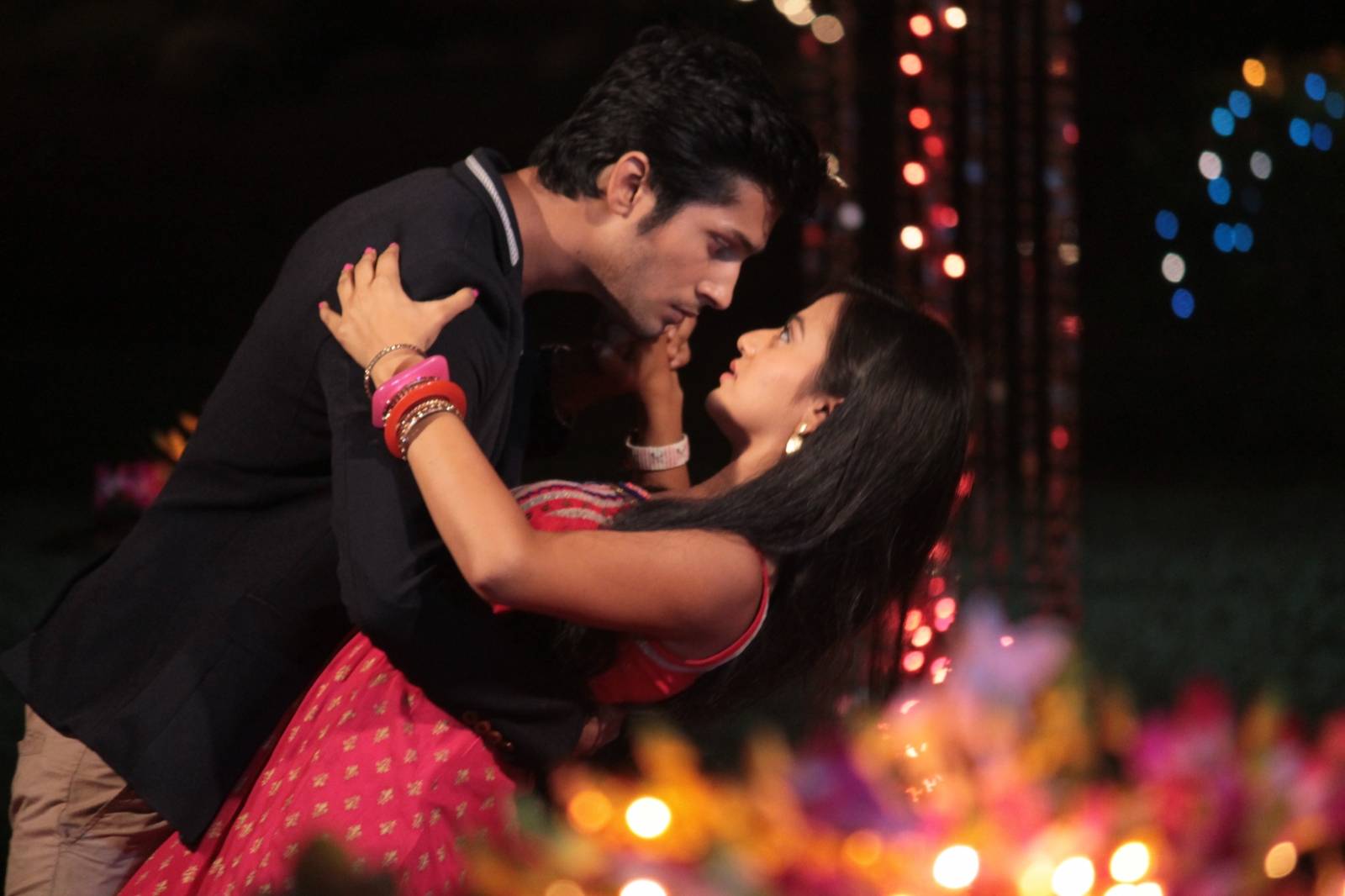 Romance Of Lucky And Swara In Swaragini Hindi Status Video