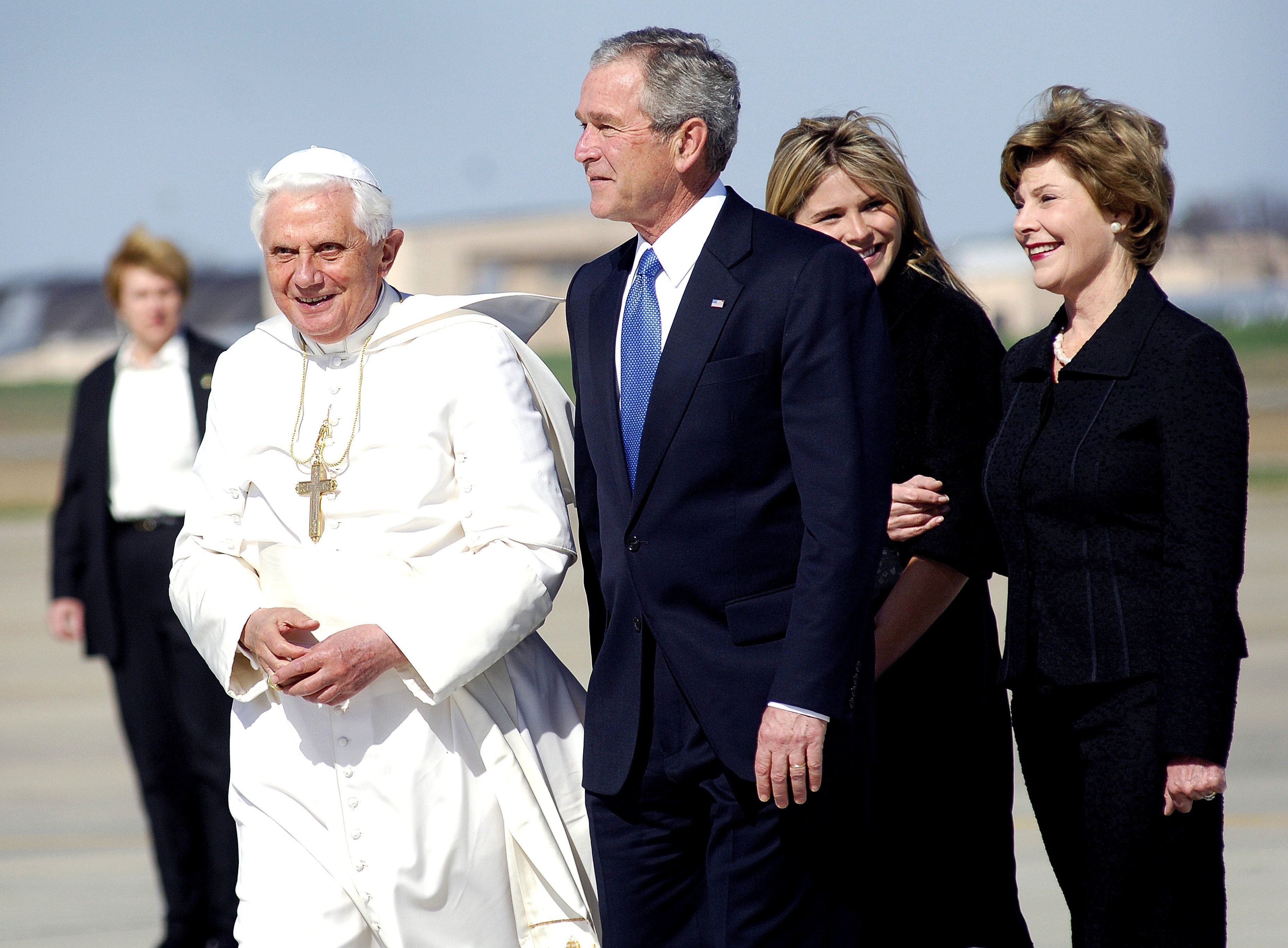George W. Bush Walking Beside Pope John Paul Ii · Free