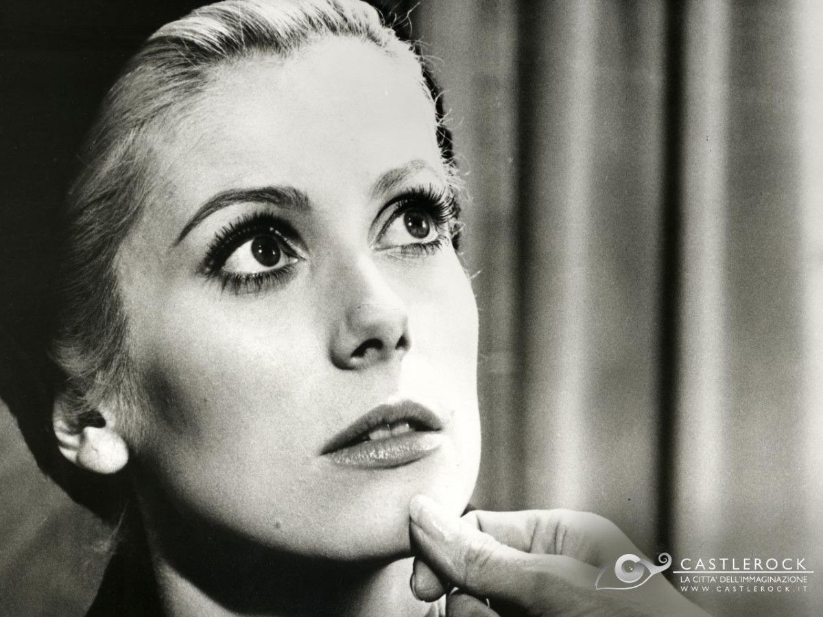Catherine Deneuve wallpaper