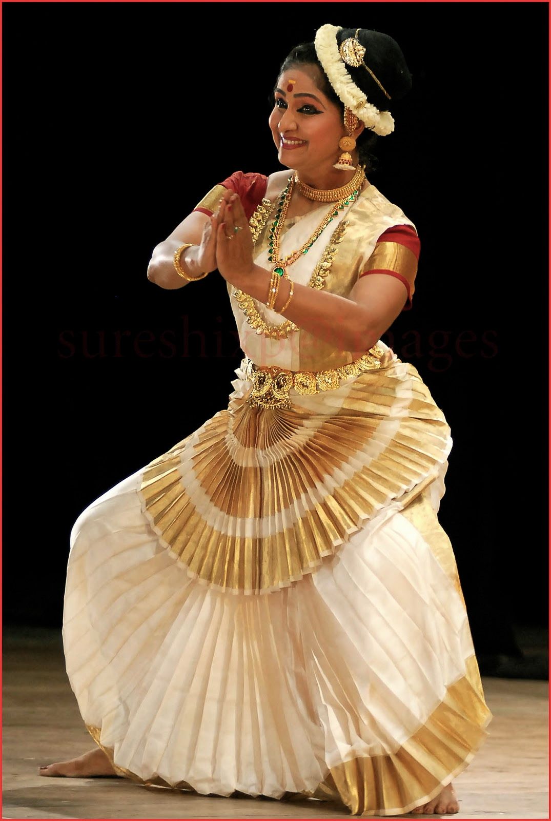 Local Guides Connect - [my Memories 1] Mohiniyatam - A classical Dance  of... - Local Guides Connect