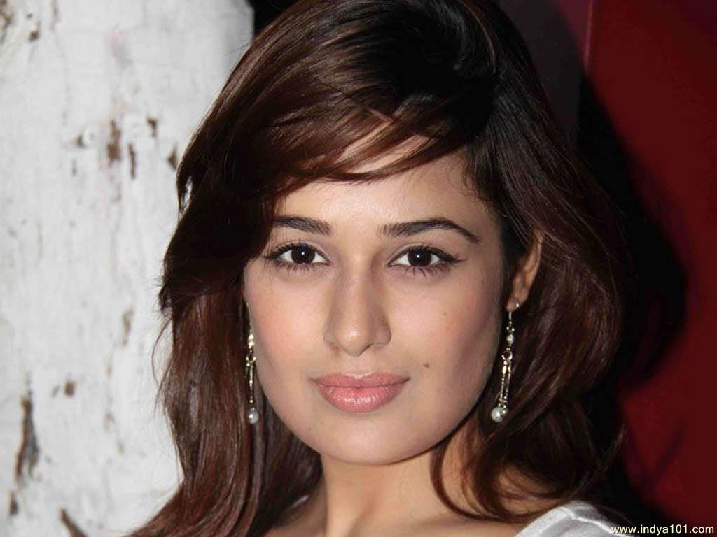 Yuvika Chaudhary Wallpapers - Wallpaper Cave