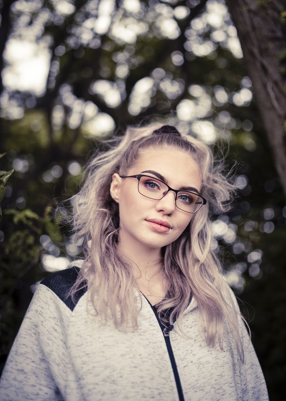 Girl Glasses Picture [HD]. Download Free Image