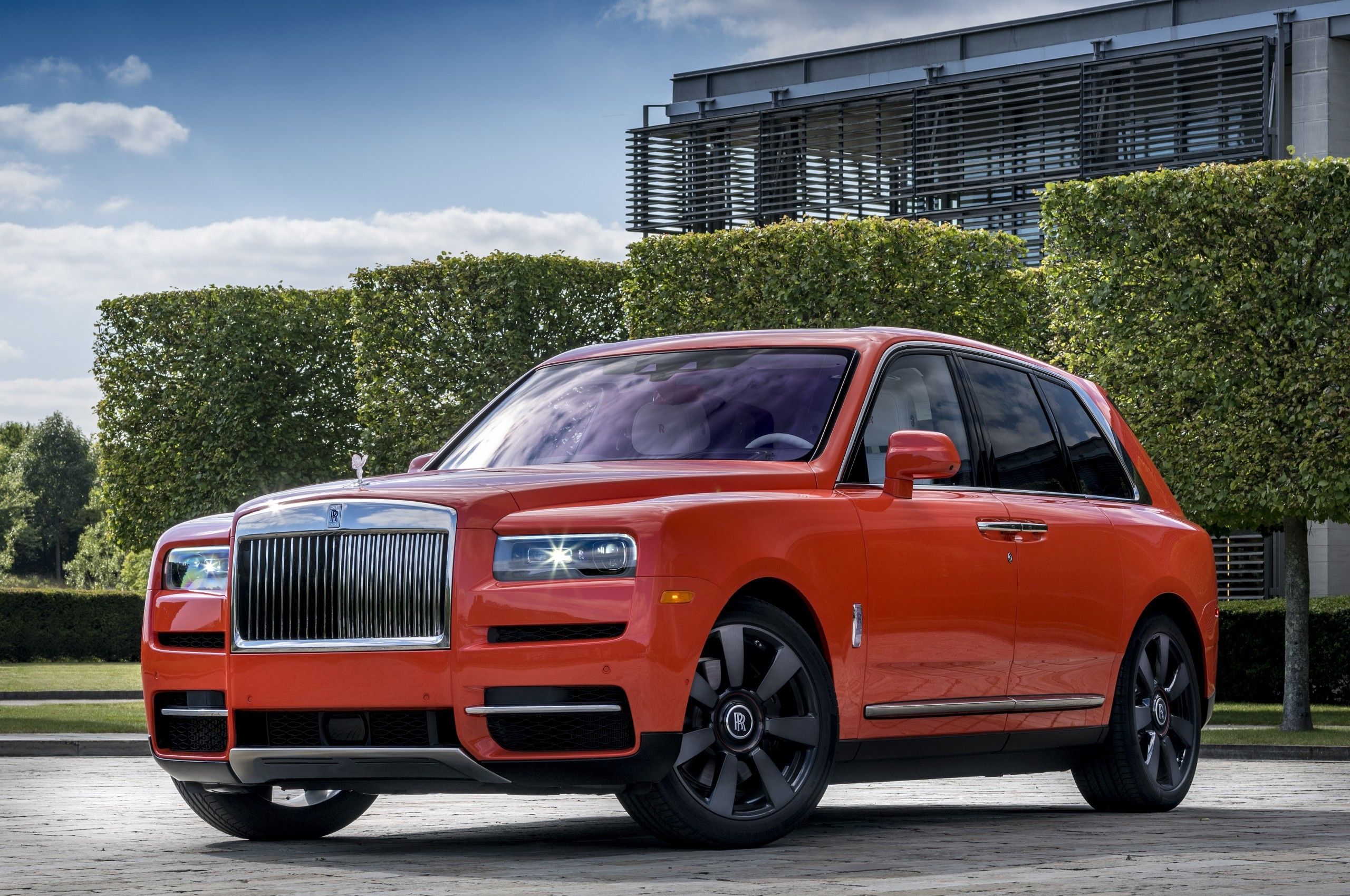 Download 2560x1700 Rolls Royce Cullinan, Luxury Suv Cars, Orange, Headlights Wallpaper For Chromebook Pixel