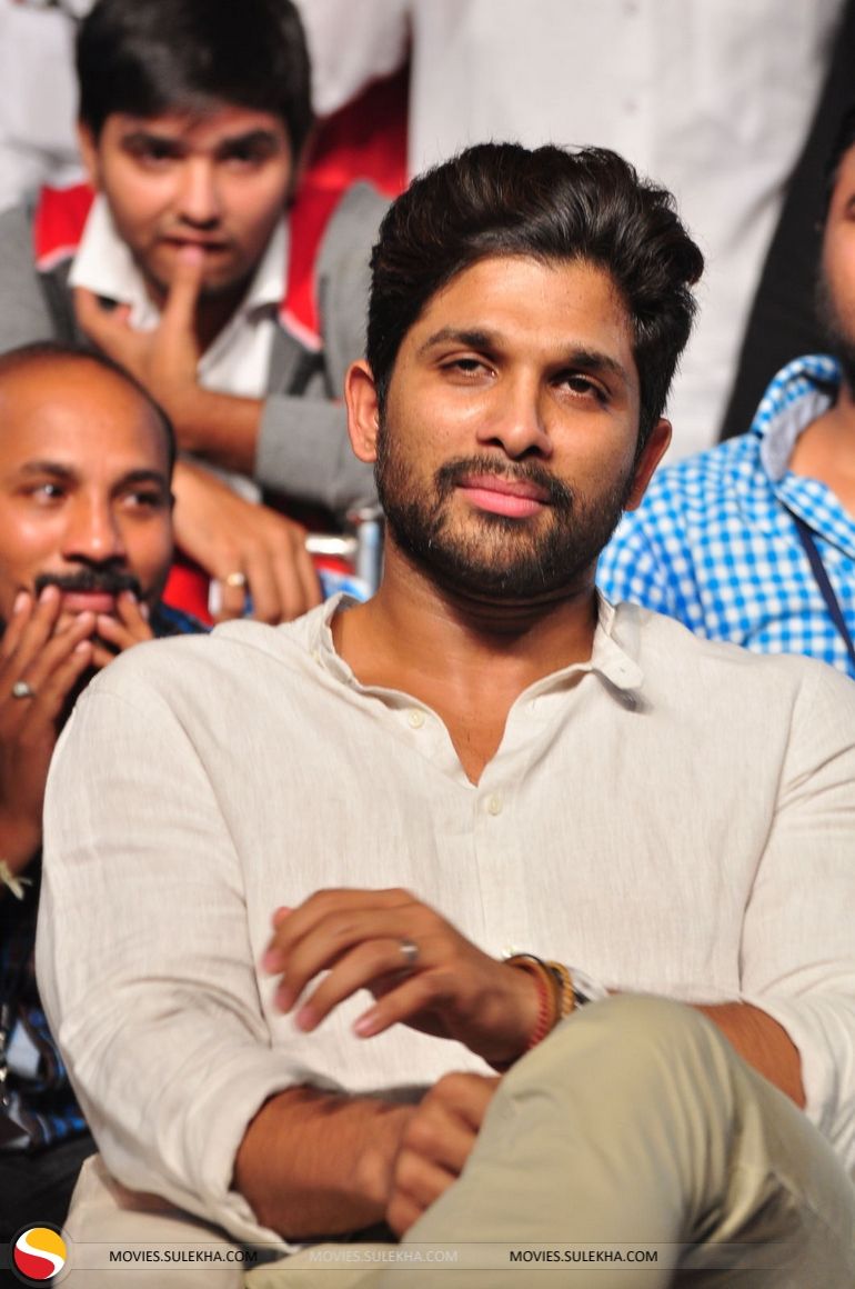 of Allu Arjun Spotted at Sarrainodu Telugu Movie Blockbuster Function, Allu Arjun Spotted at Sarrainodu Telugu Movie Blockbuster Function Photo