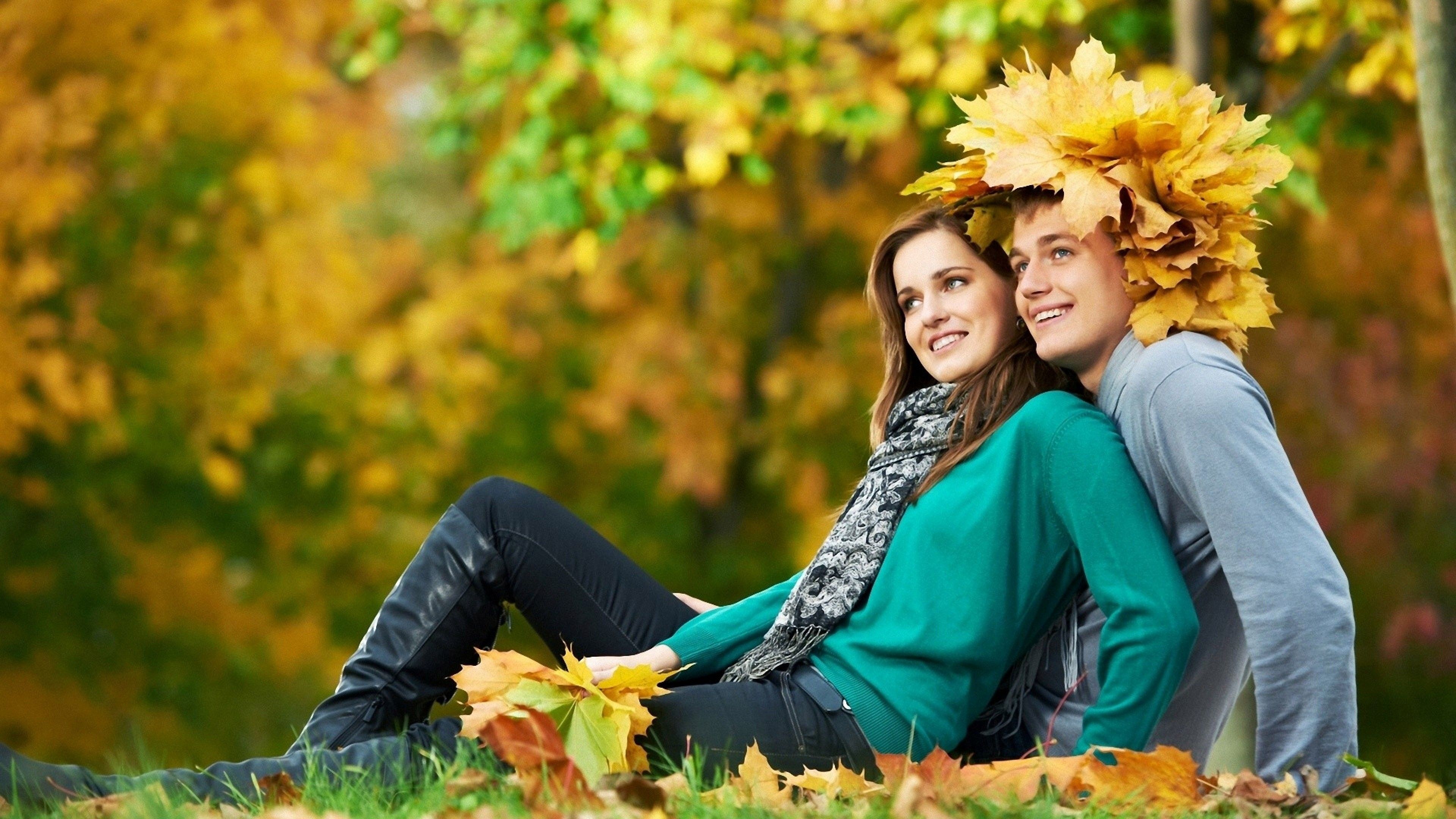 Beautiful Romantic Couple in Garden 4K Wallpaper