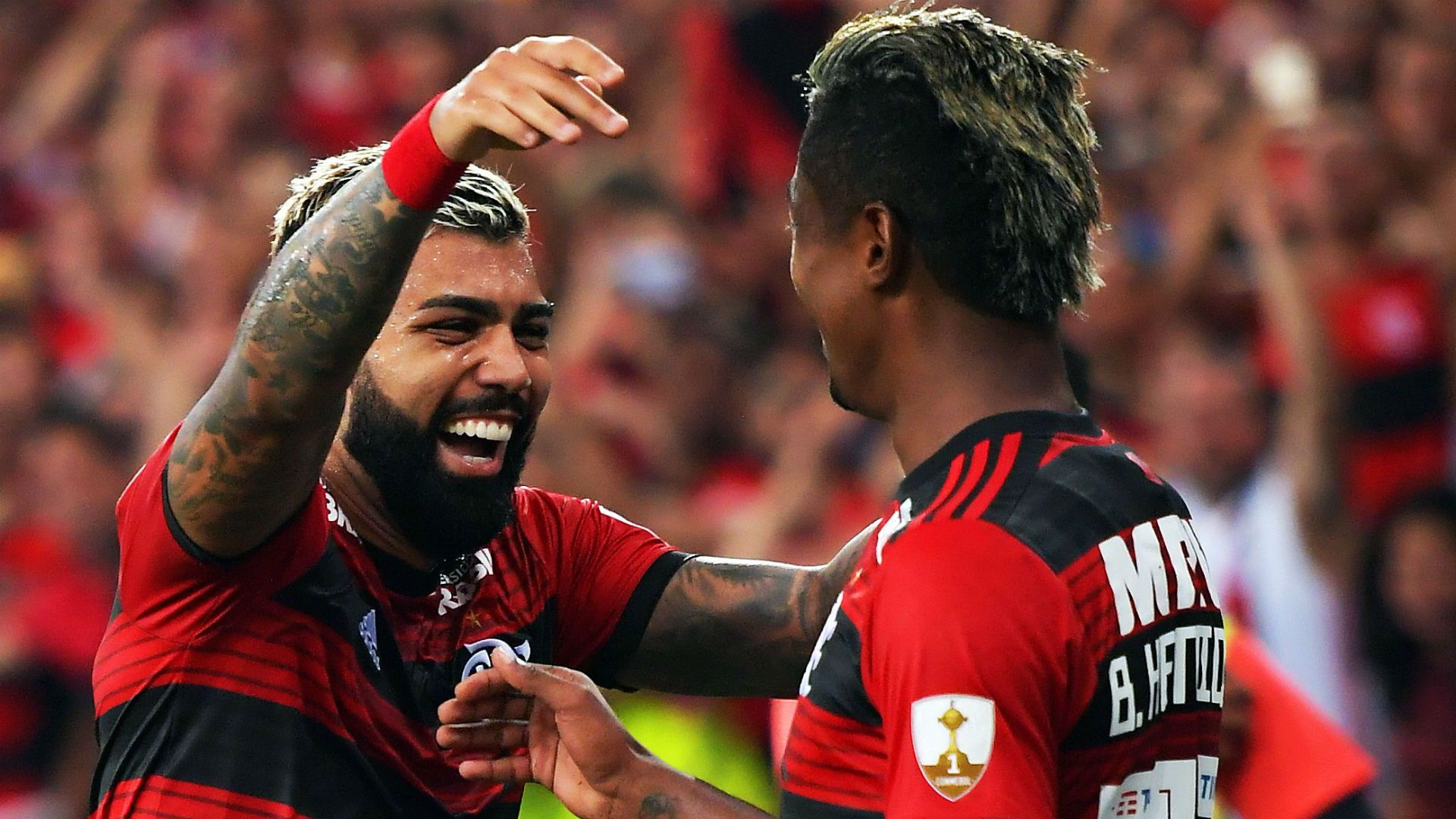 Gabigol e Bruno Henrique: parceria além do campo e símbolo da força do Flamengo na CONMEBOL Libertadores