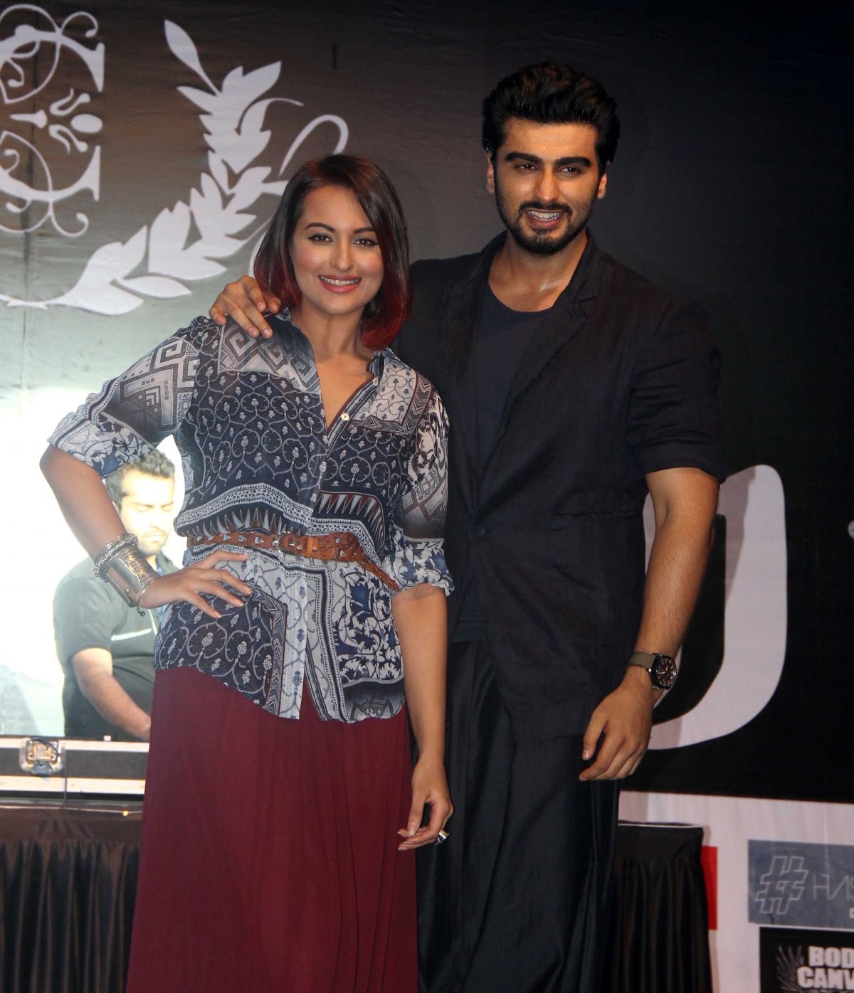 Tevar' Promotion: Sonakshi Sinha, Arjun Kapoor Thrill Audience at Mithibai College [PHOTOS]