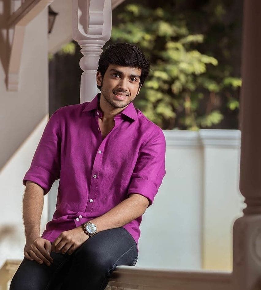 Kalidas Jayaram Hot And Handsome Picture Collection