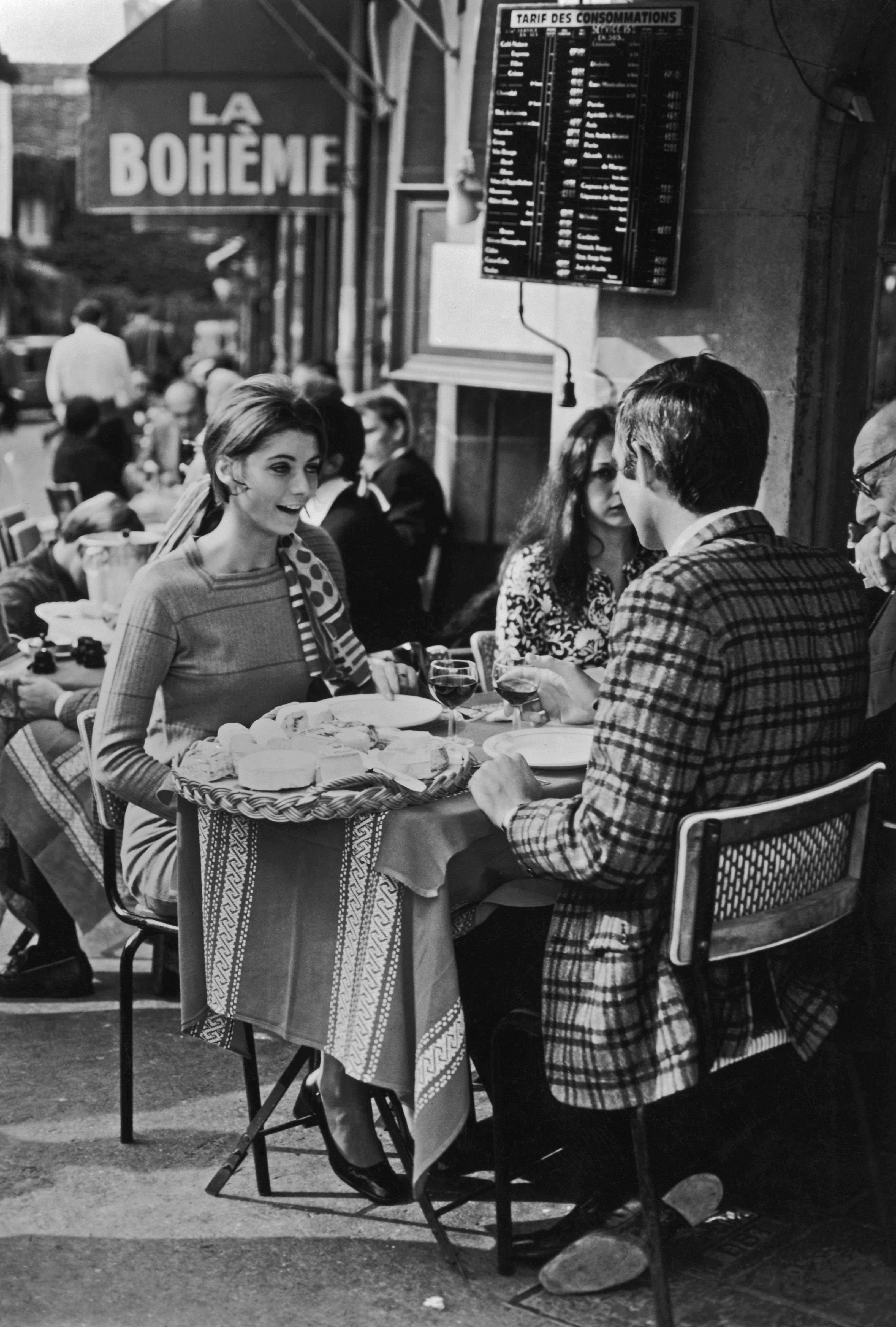 Vintage Photo Of Paris That Will Make You Wish For A Time Machine. Vintage paris, Vintage photography, Vintage photo