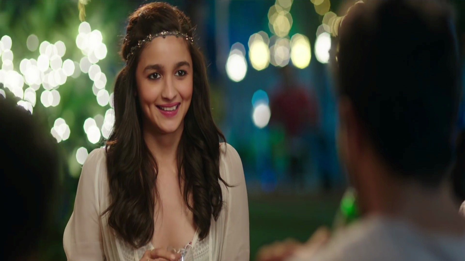 Alia Bhatt In Kapoor And Sons Bollywood Film HD Wallpaper