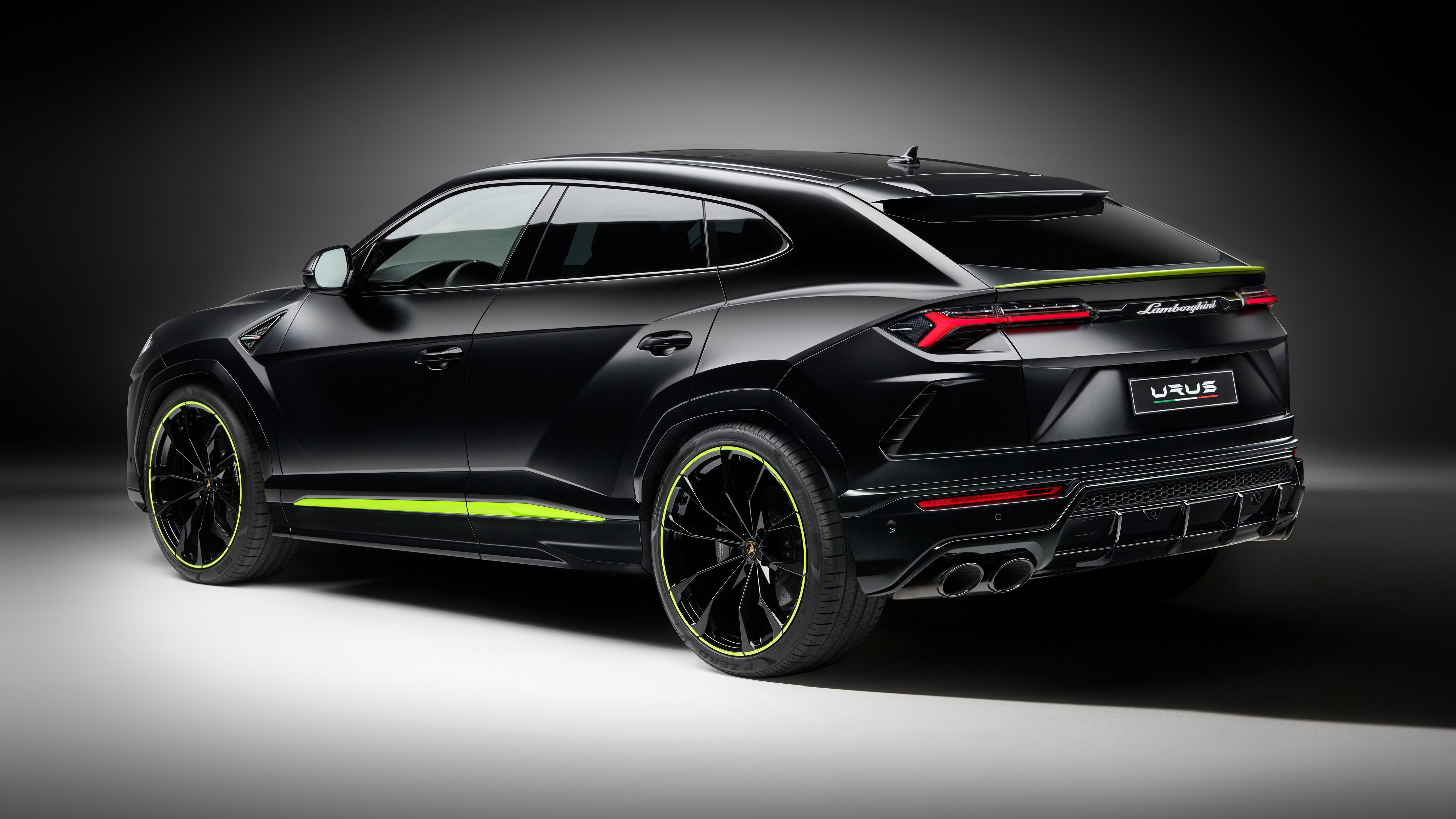 Black 2021 Lamborghini Urus Graphite Capsule 2 4K 5K HD Cars Wallpaper