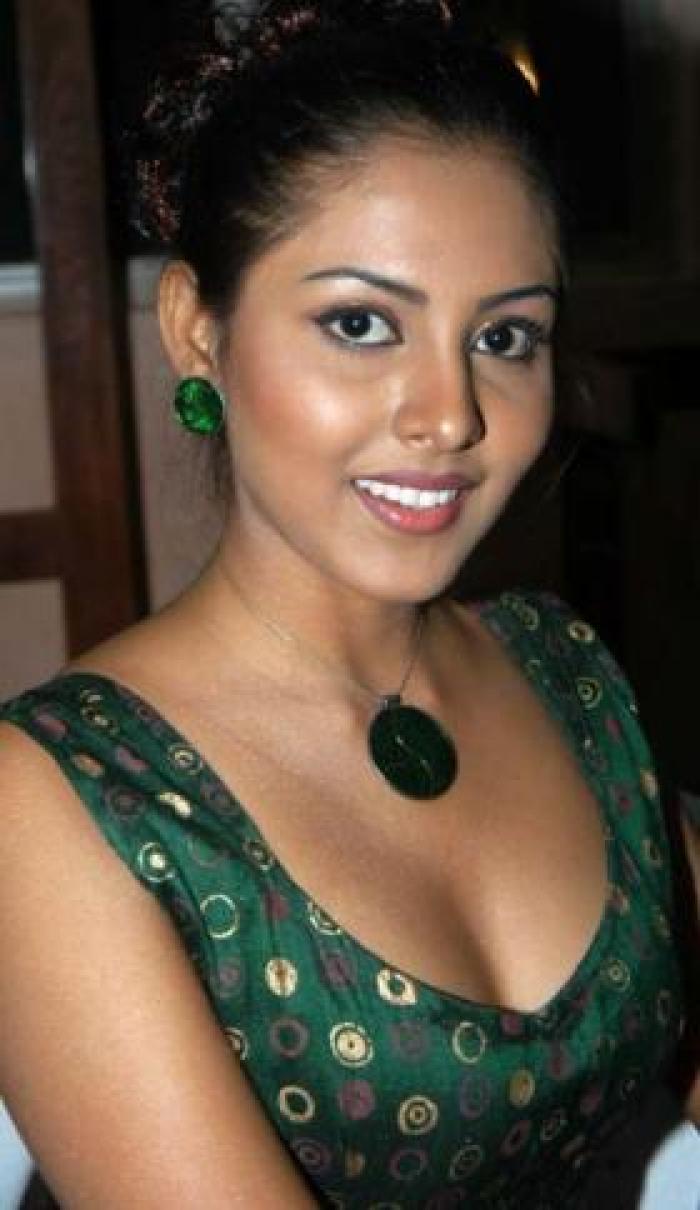 Madhu Shalini News, Madhu Shalini Latest Movies News, Photo, Videos