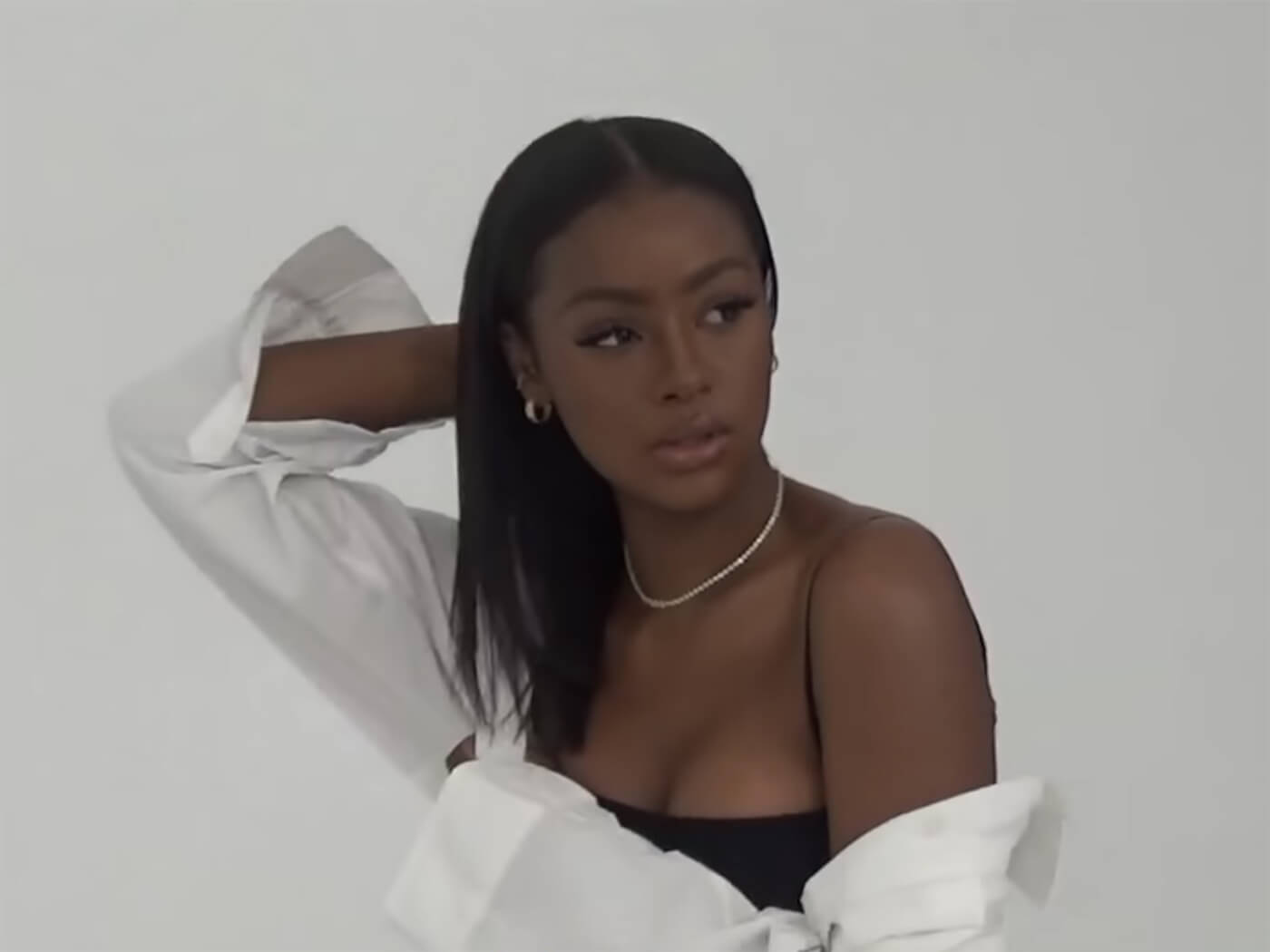 Justine Skye gets emotional on “No Options”