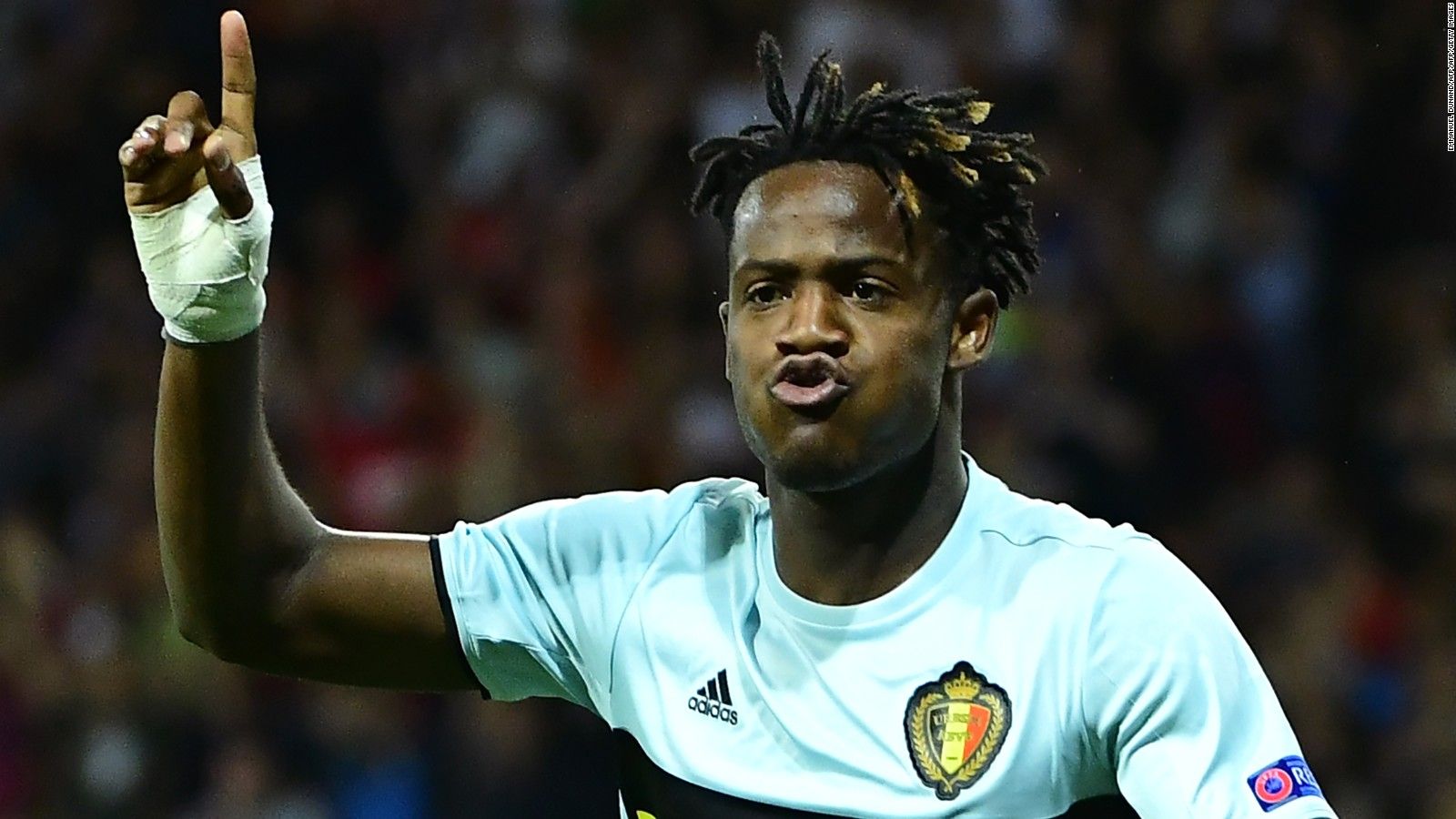 Michy Batshuayi signs for Chelsea