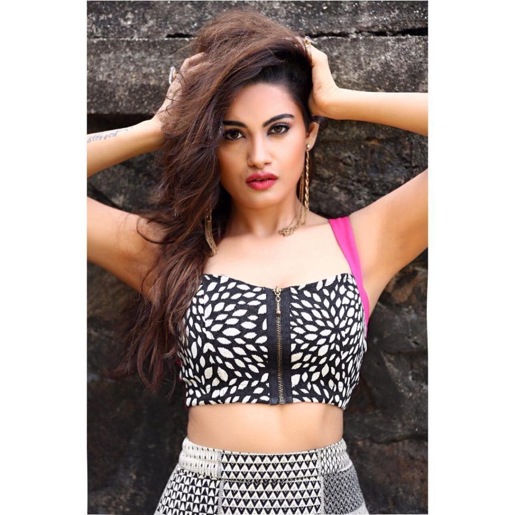 Sakshi Dwivedi Hot Pics