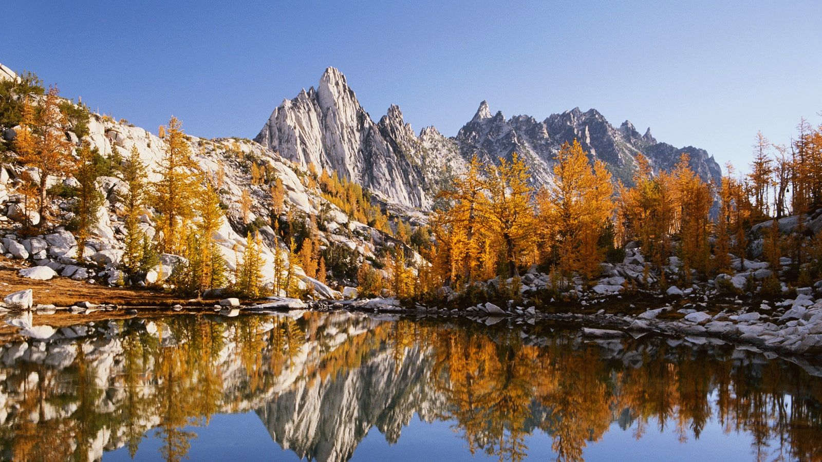 The Best Fall Hiking Trails in the U.S. Condé Nast Traveler
