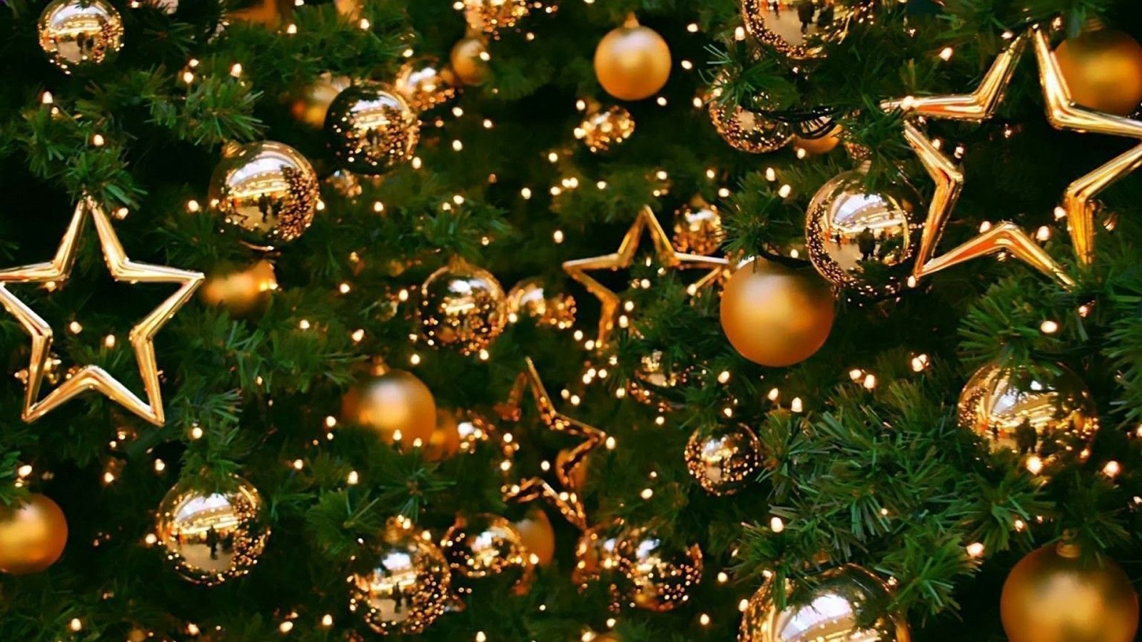 Christmas Tree With Golden Balls And Stars HD Christmas Tree Wallpaper