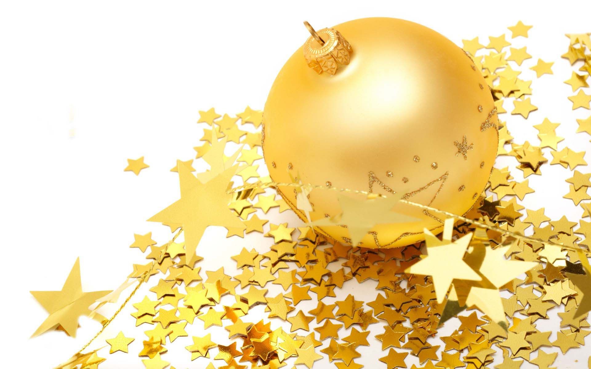 Golden Christmas Balls. HD Christmas Wallpaper for Mobile and Desktop