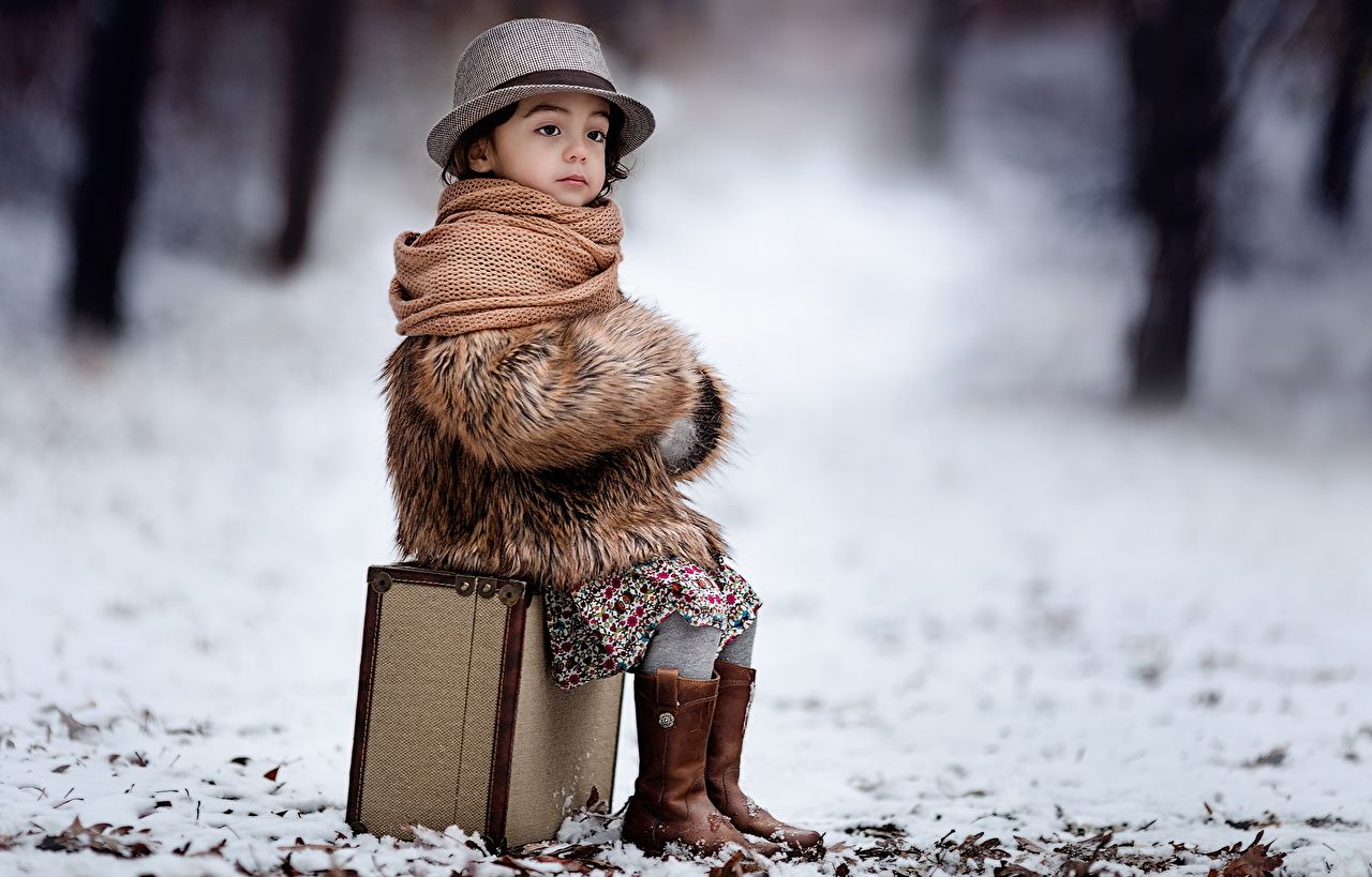 Cute Baby Girl Winter Wallpaper
