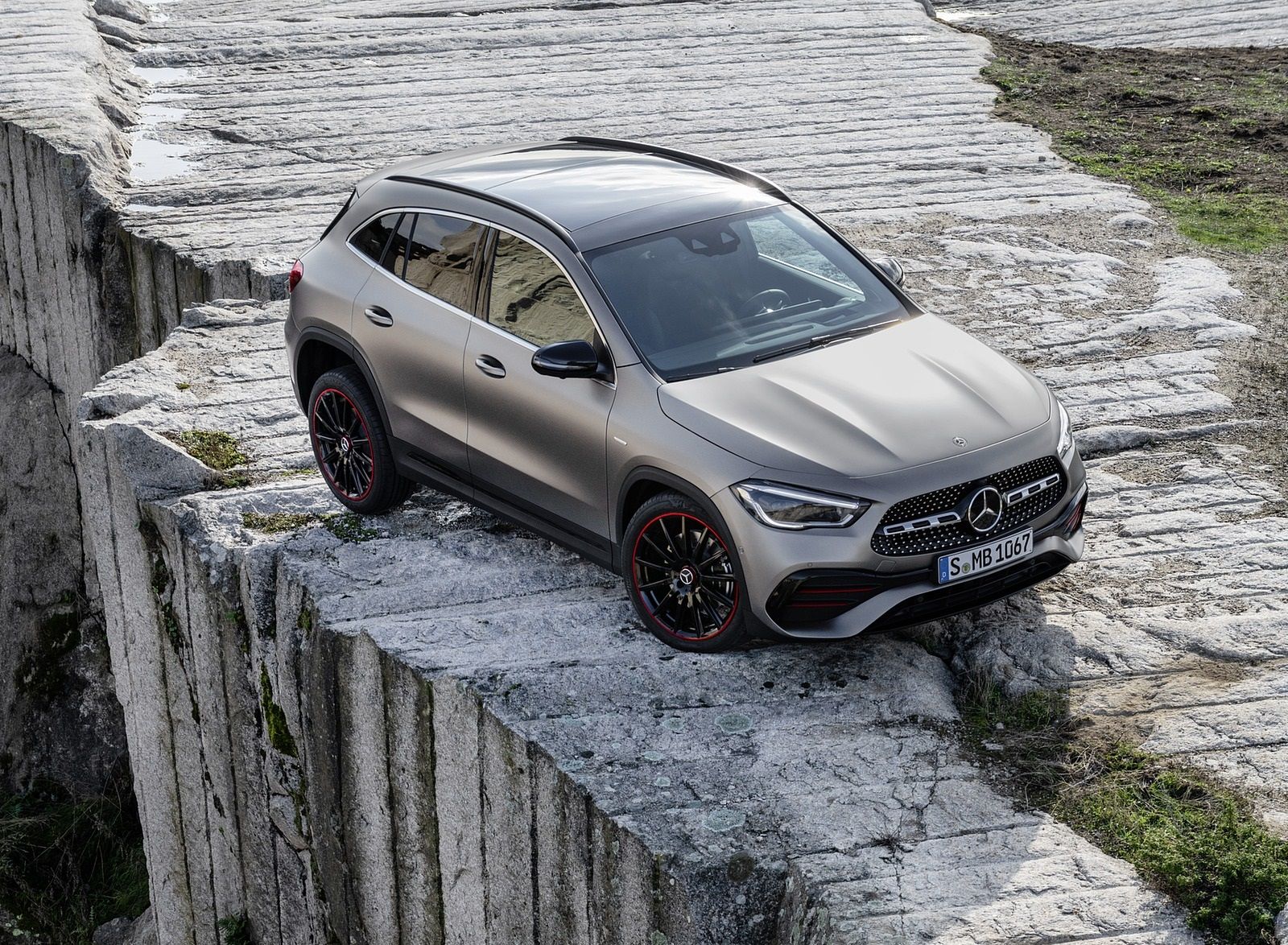 Mercedes Benz GLA Edition1 AMG Line (Color: Mountain Grey MAGNO) Top Wallpaper