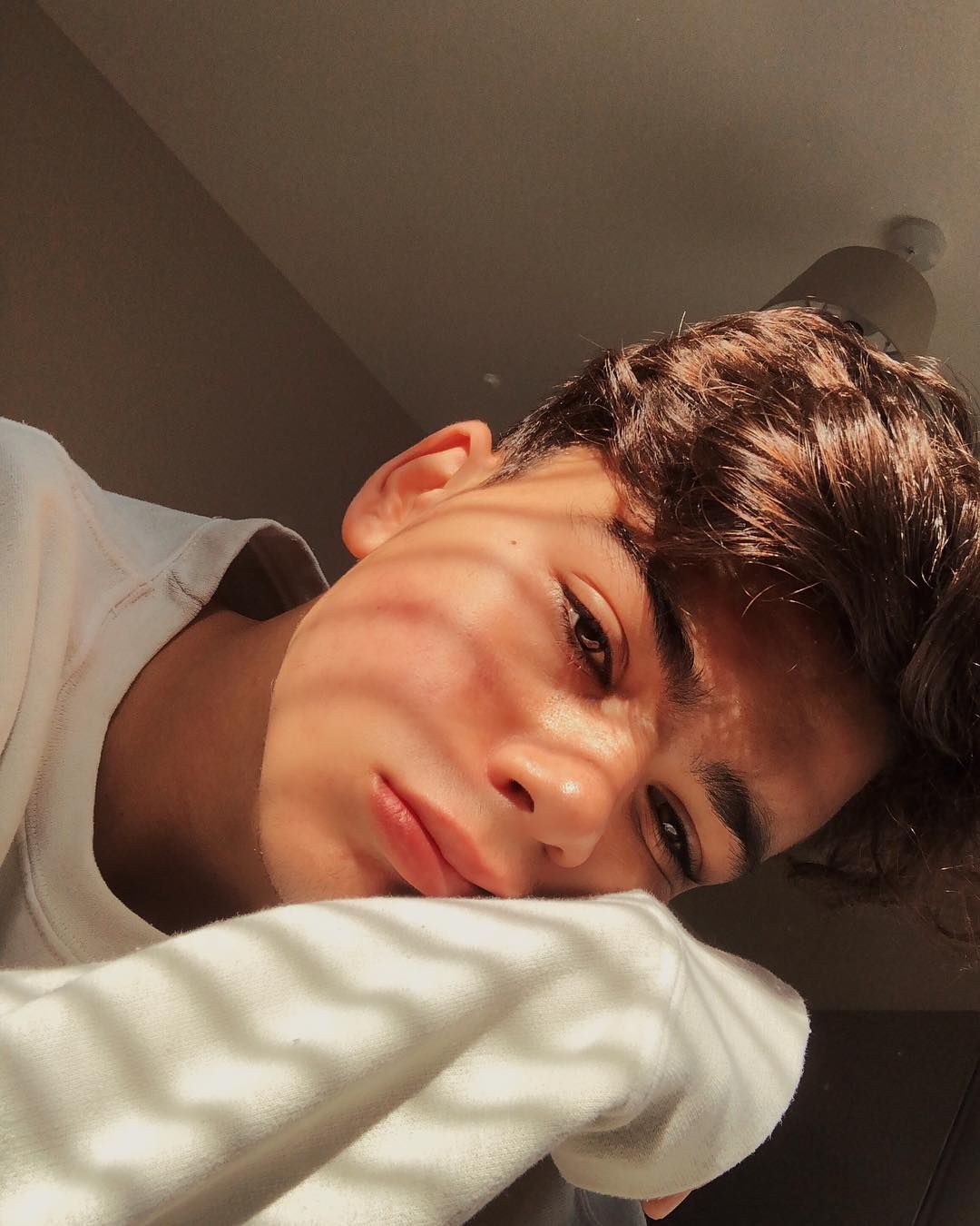 Tumblr Boys ; Tumblr Boys. Cute teenage boys, Cute boys, Cute white boys