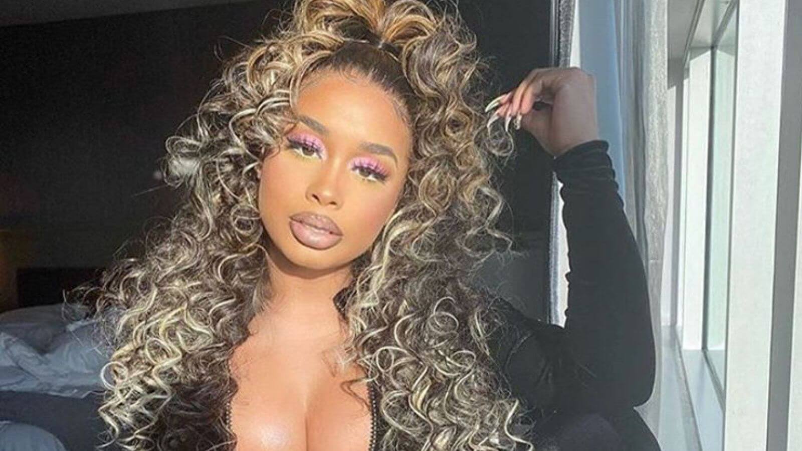 Dream Doll Is Dressed to Impress in a Fitted Fashion Nova