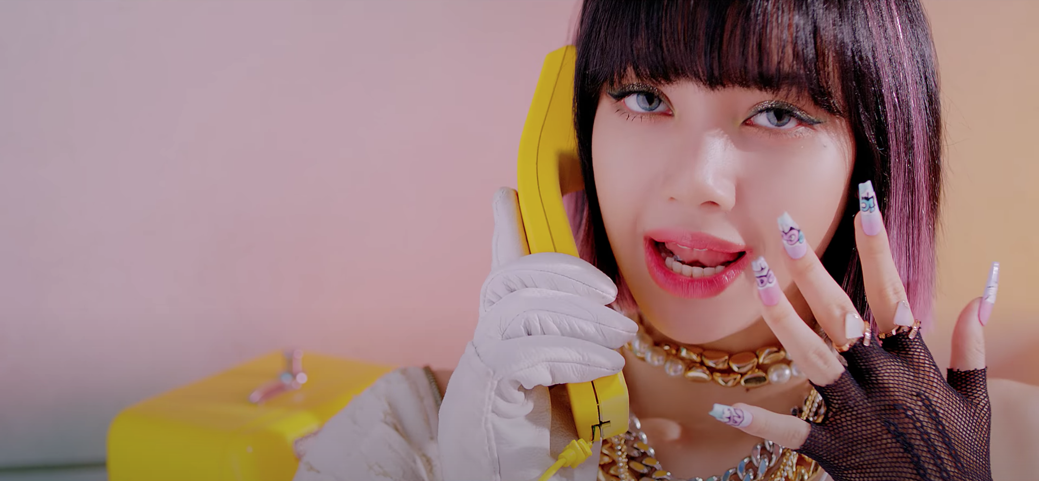 BLACKPINK and Selena Gomez's “Ice Cream”: 18 Best Fashion and Beauty Looks