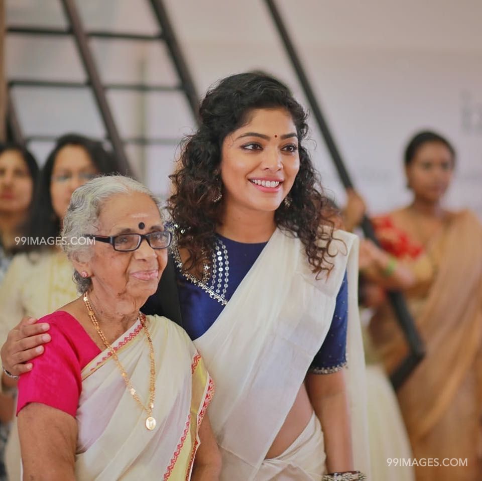 Rima Kallingal Beautiful Photo & Mobile Wallpaper HD (Android IPhone) (1080p) (960x958)